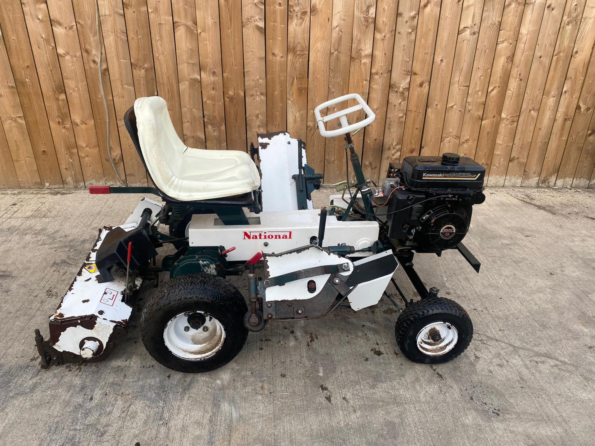 NATIONAL GANG MOWER.LOCATION NORTH YORKSHIRE. - Image 2 of 6