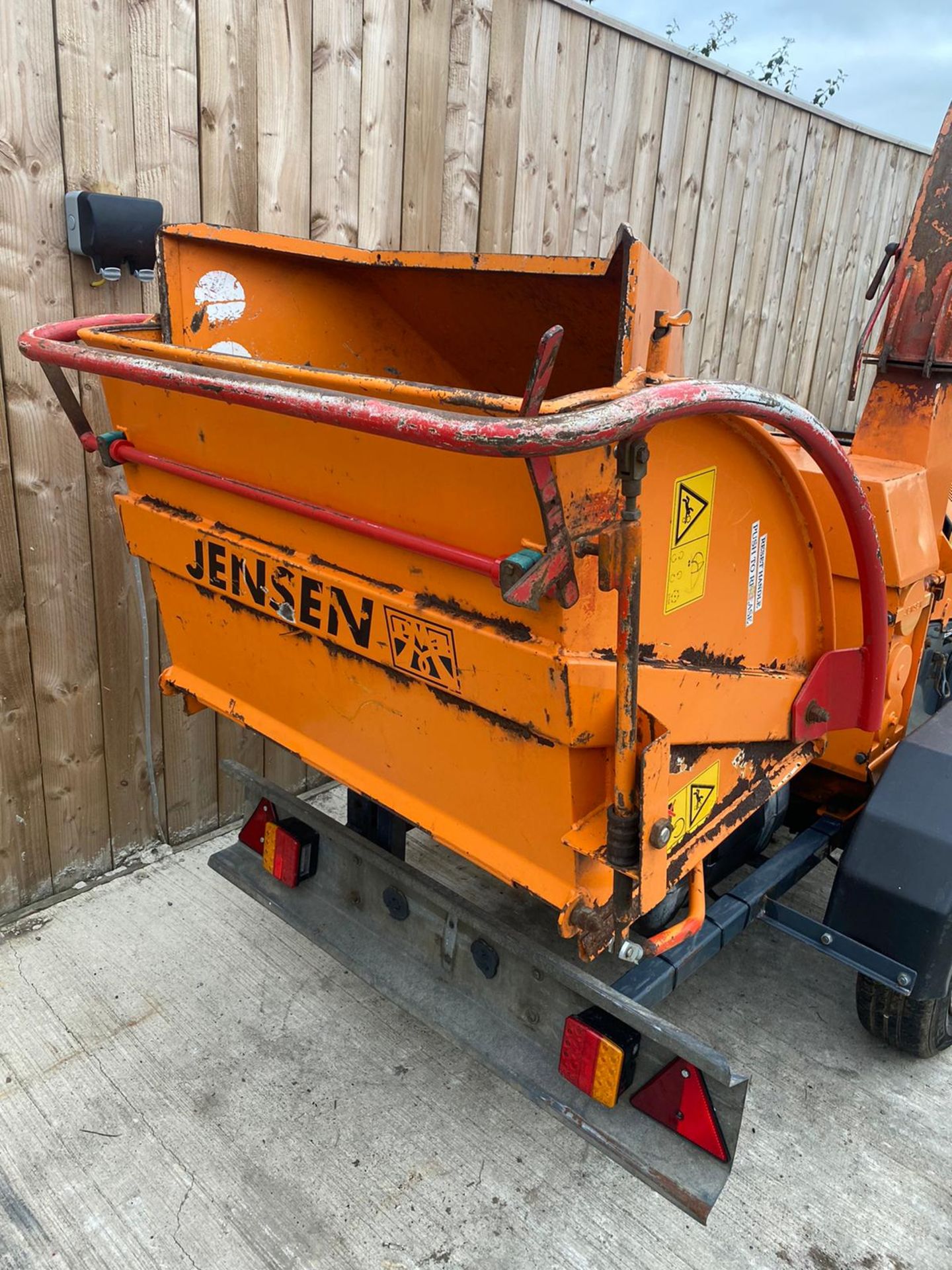 JENSEN TOW BEHIND DIESEL CHIPPER.LOCATION NORTH YORKSHIRE. - Image 3 of 5