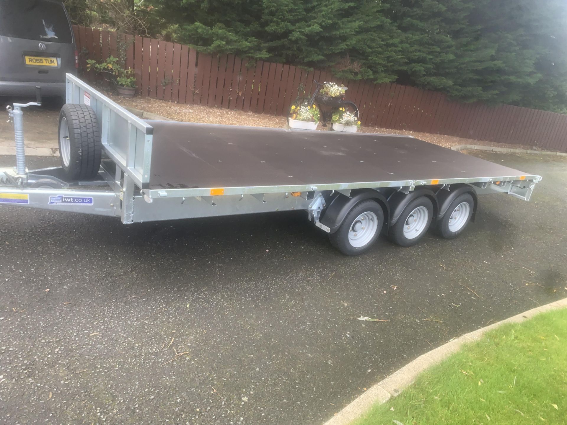 IFOR WILLIAMS 16 FEET TRI AXLE PLANT TRAILER.LOCATION NORTHERN IRELAND.