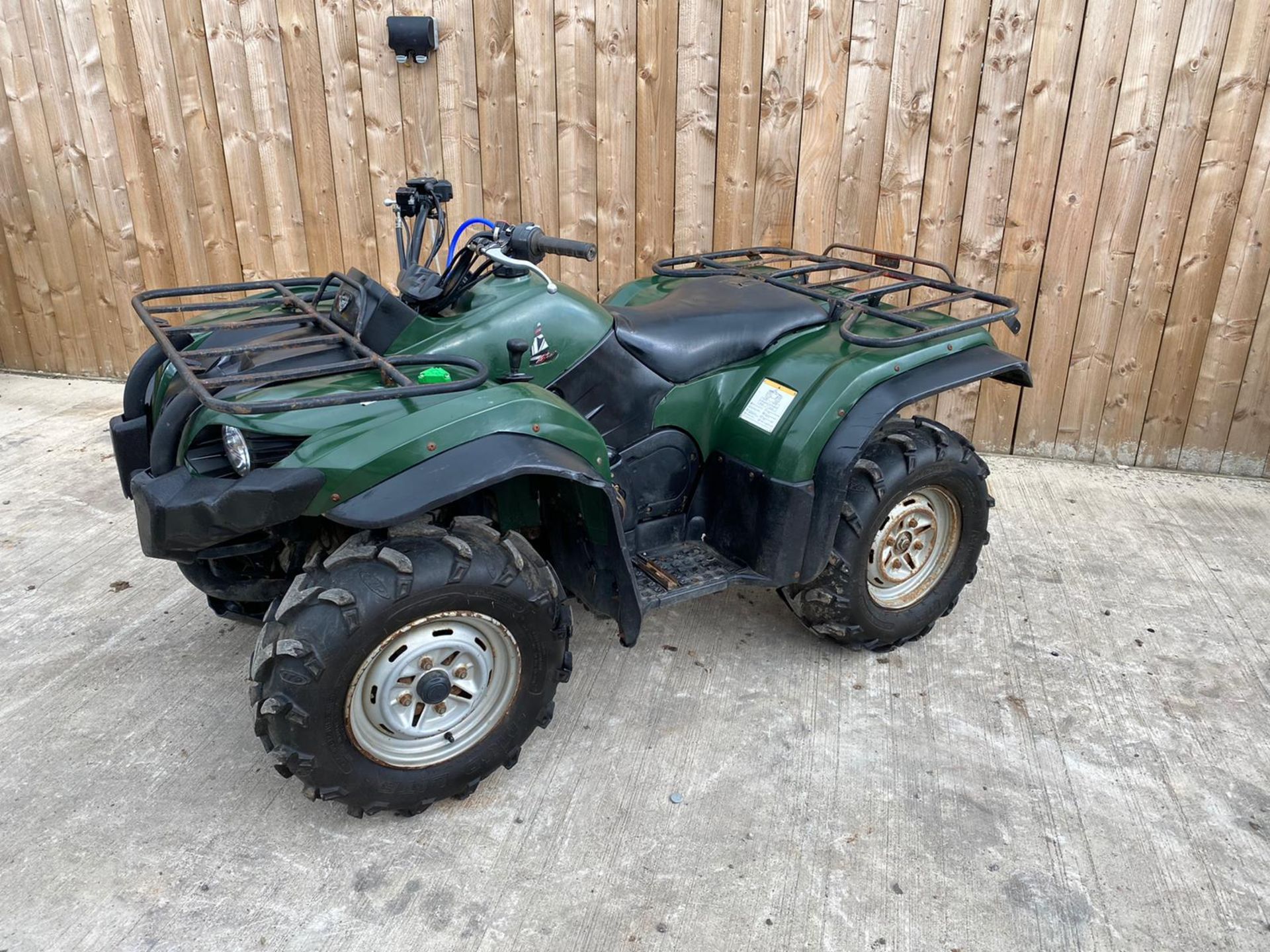 2010YAMAHA GRIZZLY 450 PETROL 4X4 FARM QUAD.LOCATION NORTH YORKSHIRE. - Image 3 of 6