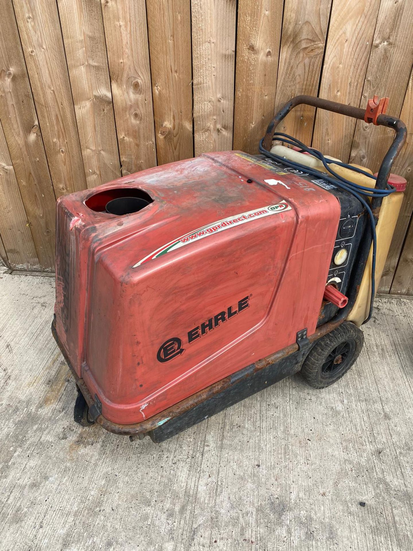 ERHLE DIESEL HOT AND COLD POWER WASHER.LOCATION NORTH YORKSHIRE.