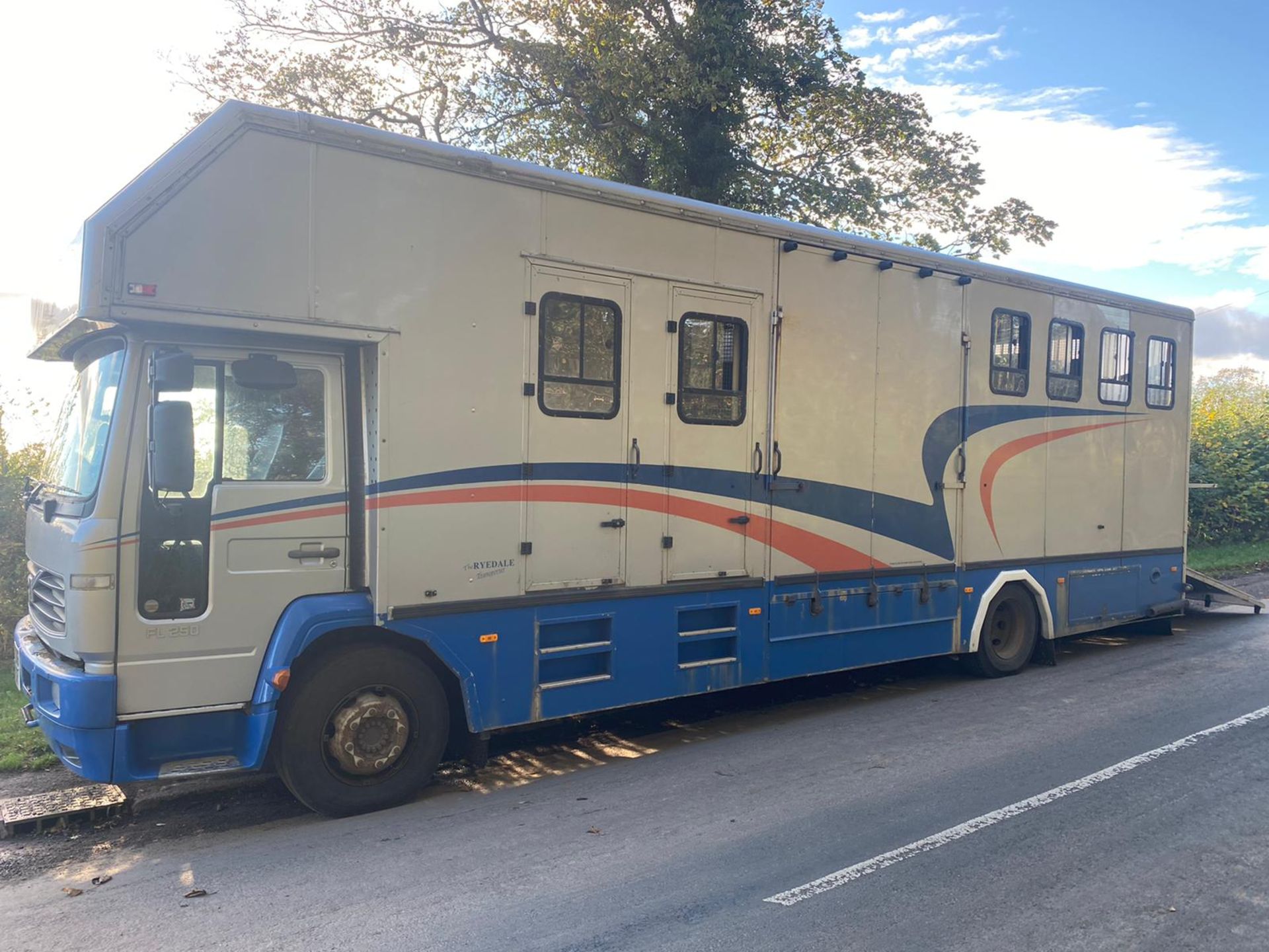 VOLVO 2006 7 HORSE TRANSPORTER LORRY.COACHBUILT.LOCATION NORTH YORKSHIRE.