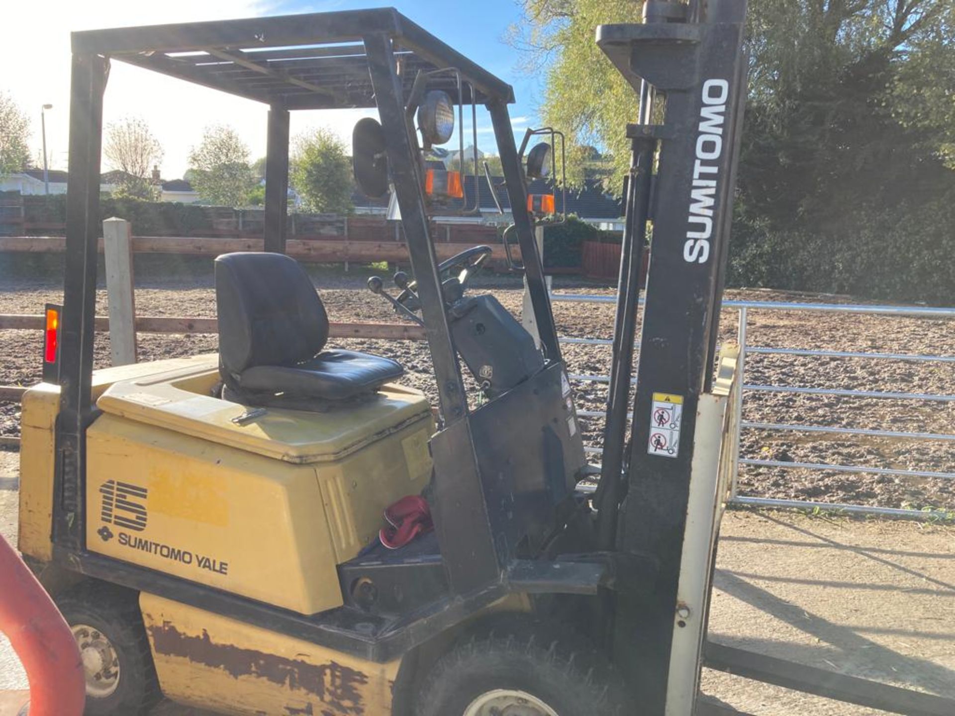 SUMITO PETROL FORKLIFT.LOCATION NORTHERN IRELAND. - Image 2 of 5