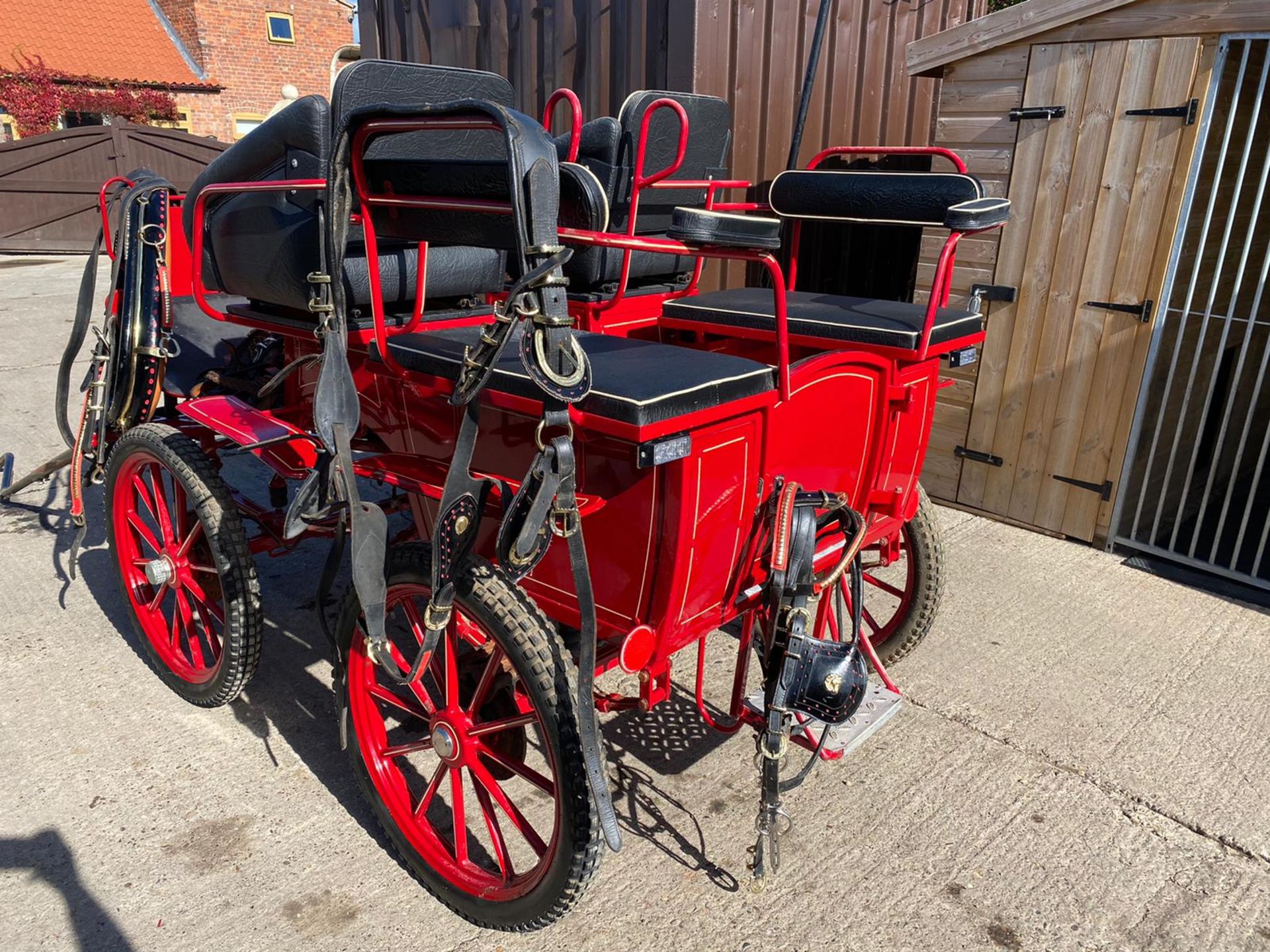 CUMBRIA CARRIAGE HORSE DRAWN 4 WHEEL DRIVE .LOCATION NORTH YORKSHIRE. - Image 4 of 5