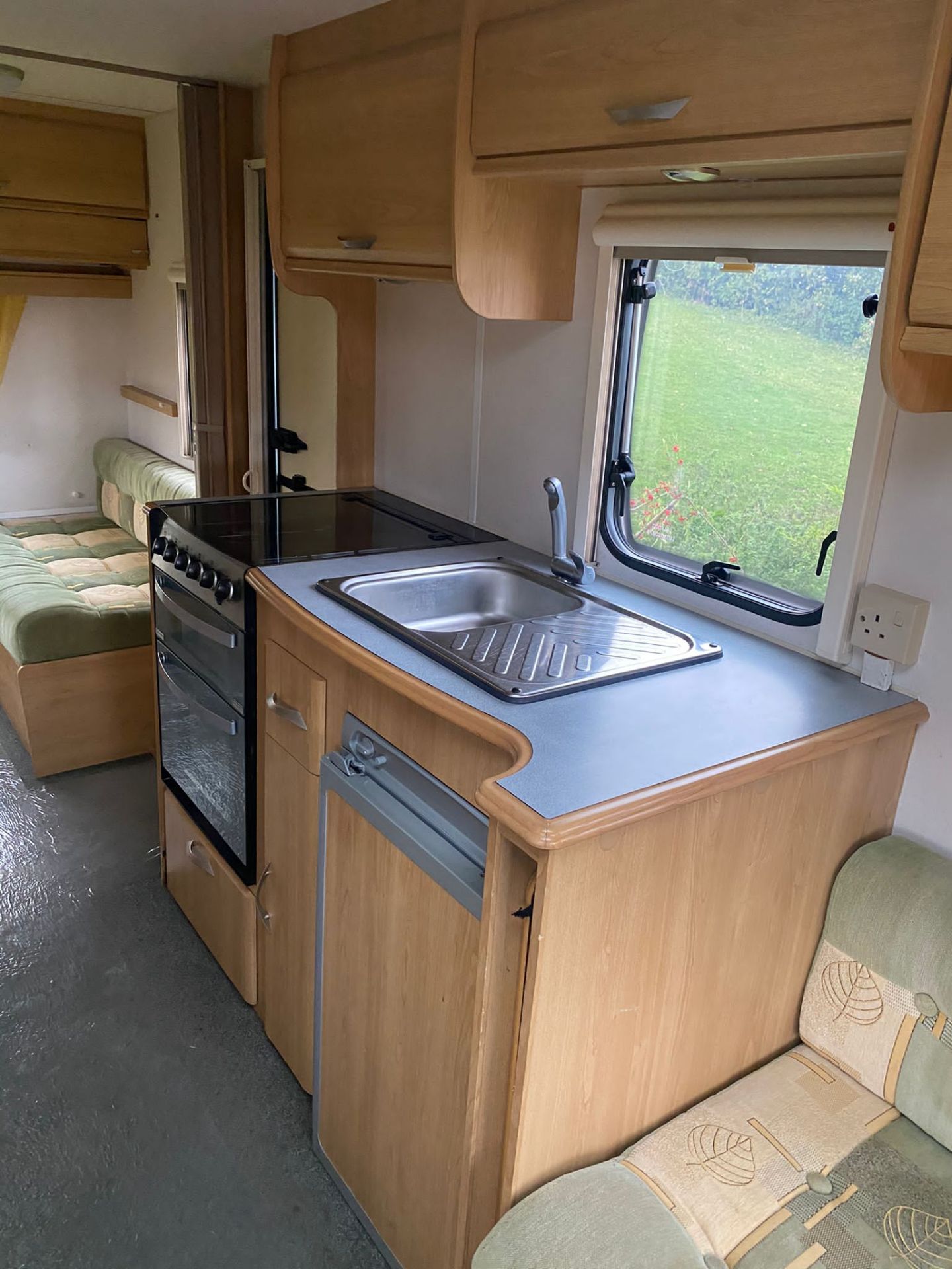 LUNAR ZENITH 5 BERTH CARAVAN.2005.LOCATION NORTH YORKSHIRE. - Image 6 of 11