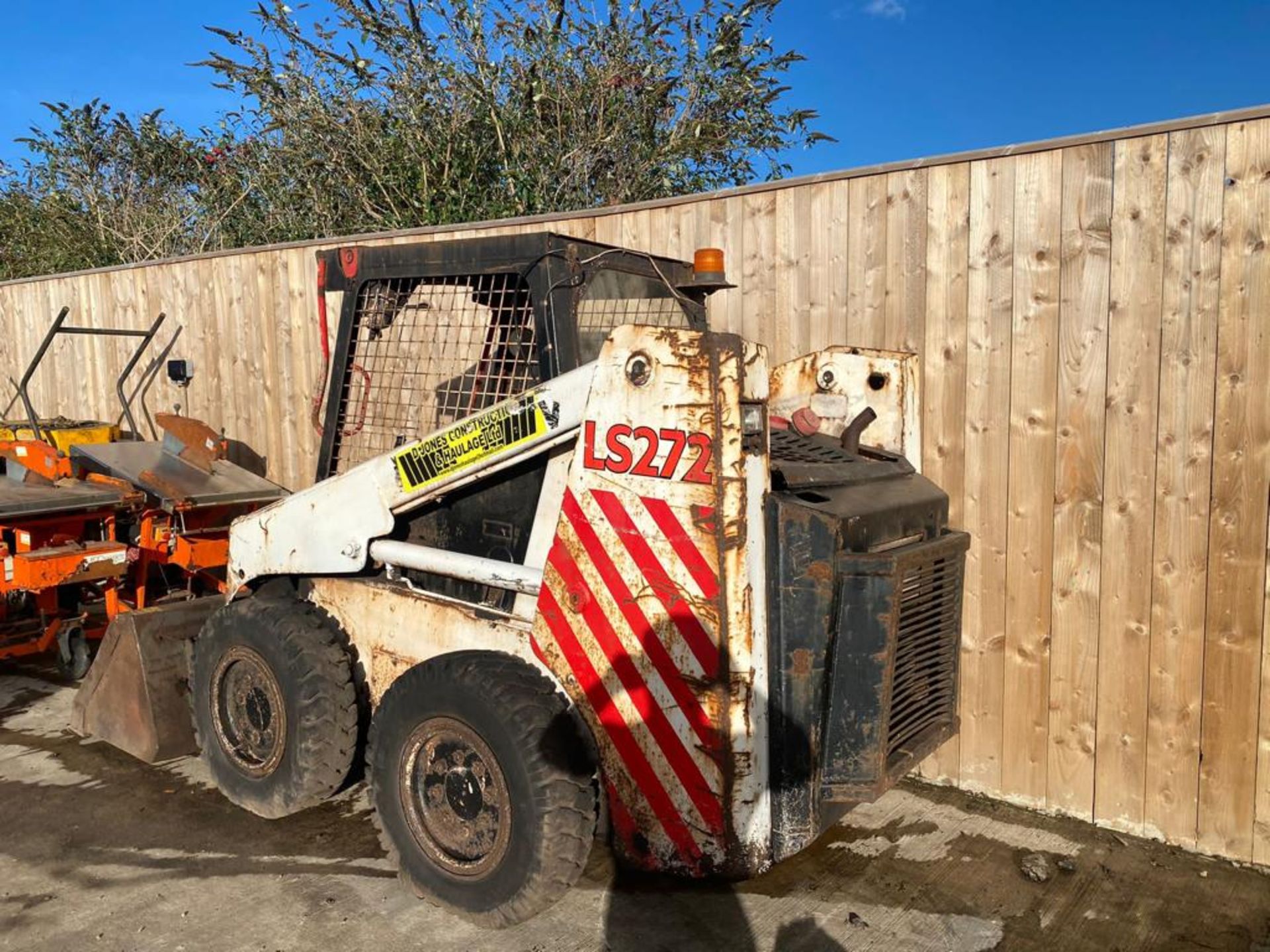 MUSTAND SKID STEER .LOCATION NORTH YORKSHIRE. - Image 3 of 4