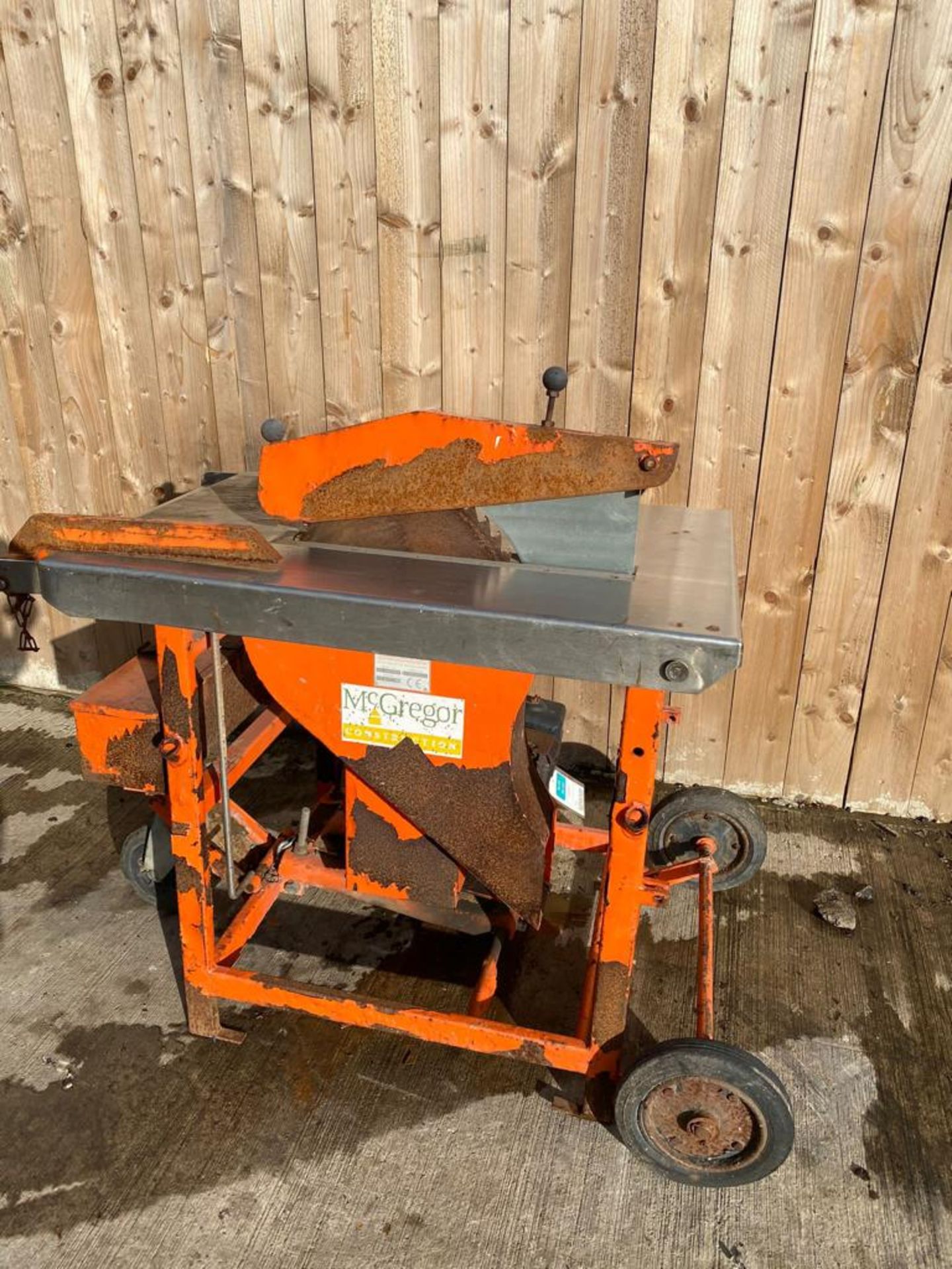 CLIPPER HONDA ENGINE TABLE SAW.LOCATION NORTH YORKSHIRE.