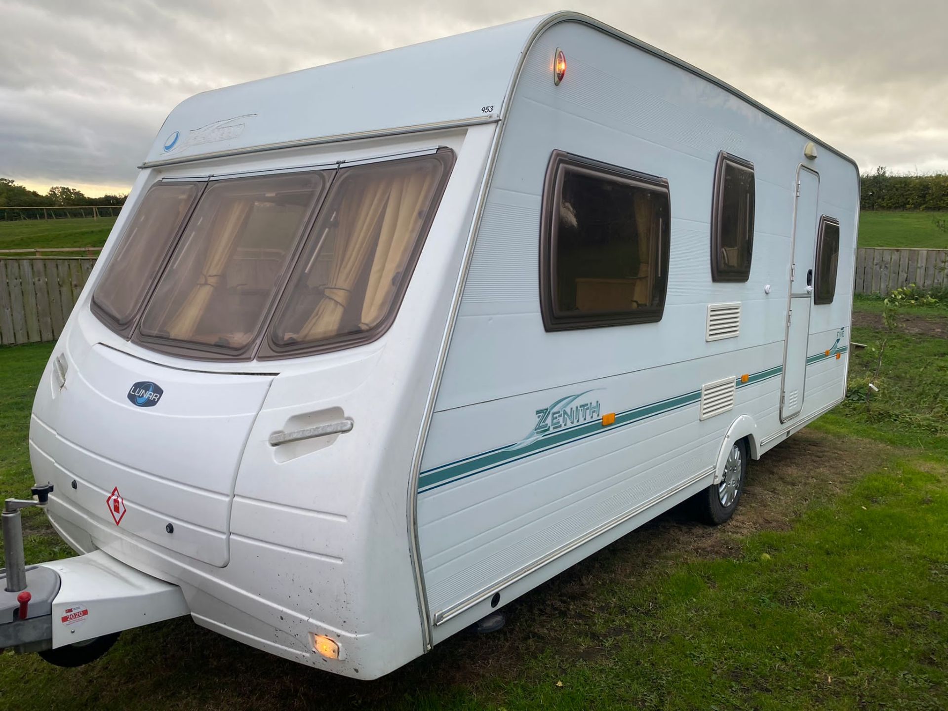 LUNAR ZENITH 5 BERTH CARAVAN.2005.LOCATION NORTH YORKSHIRE. - Image 3 of 11