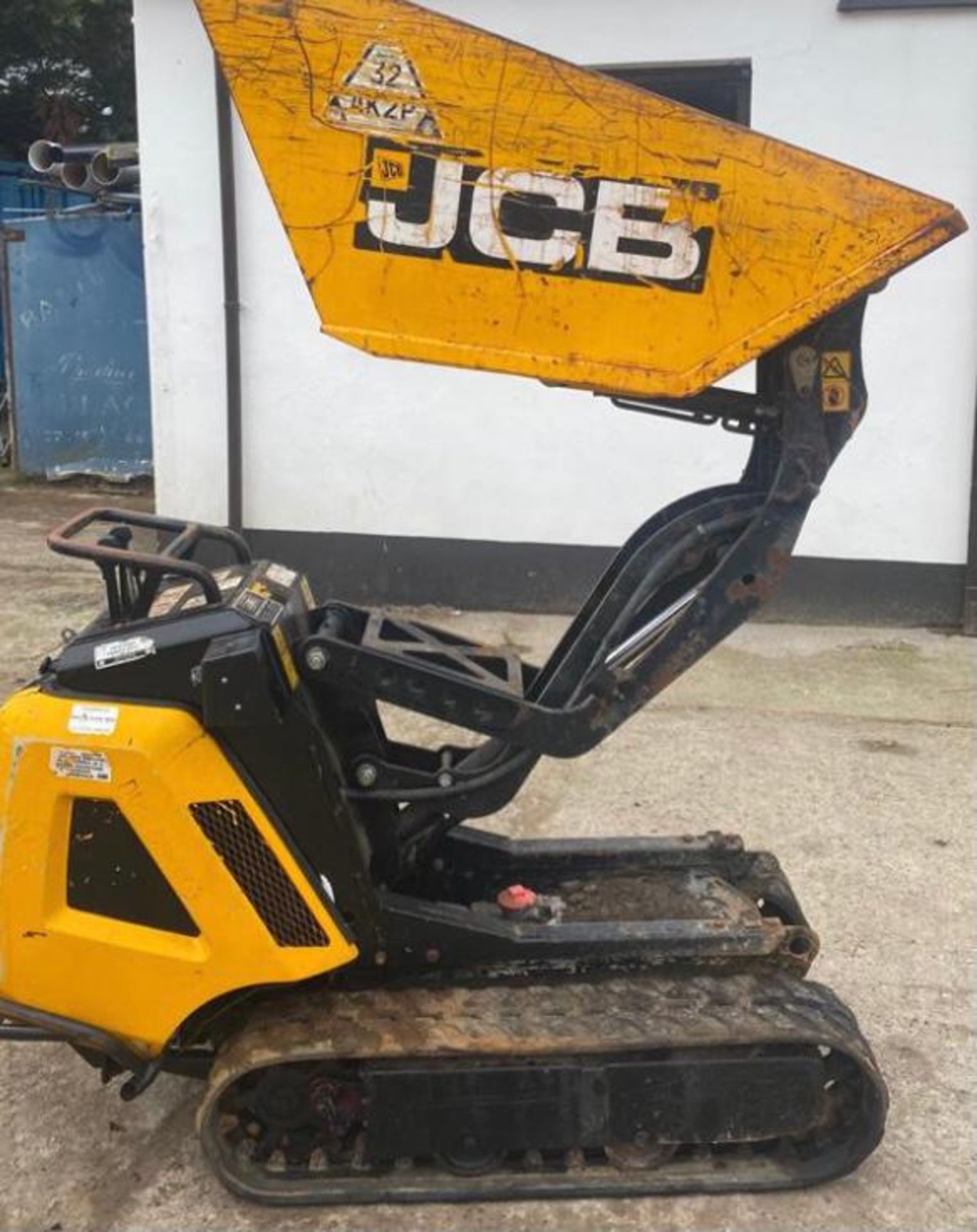 2018 JCB HTD05 HI TIP TRACKED DUMPER.LOCATION NORTH YORKSHIRE.