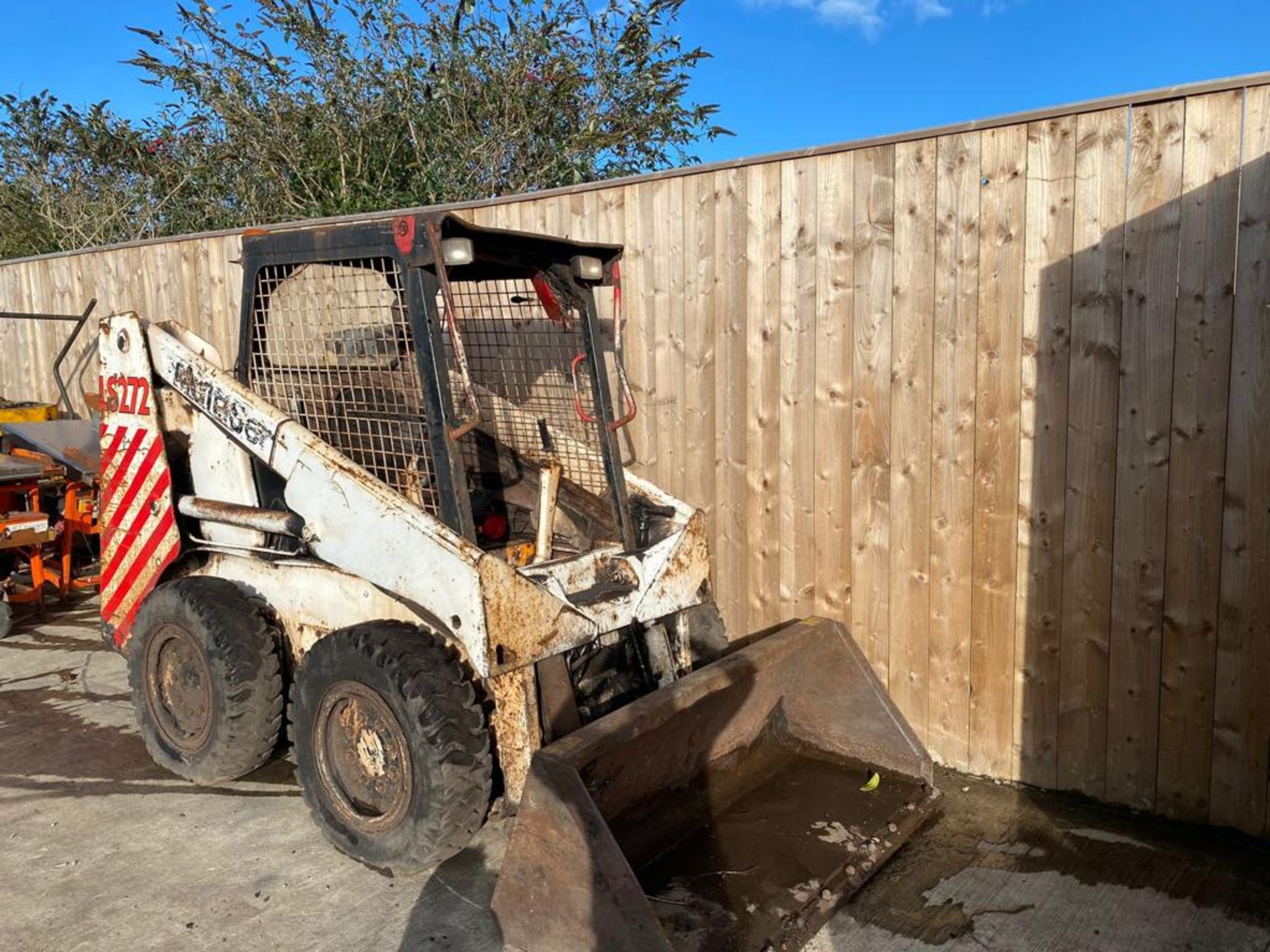 MUSTAND SKID STEER .LOCATION NORTH YORKSHIRE.