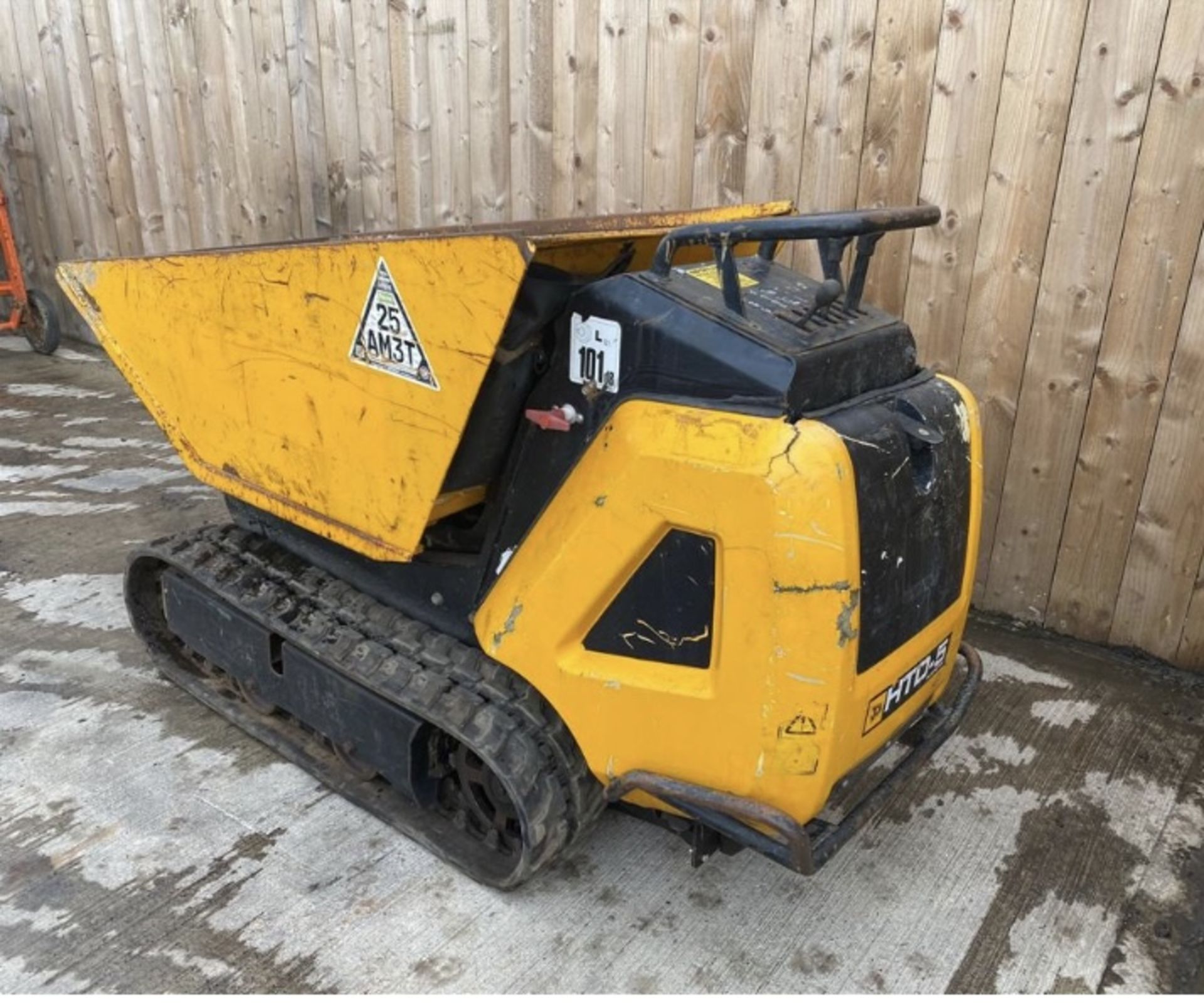 2015 JCB HTD05 TRACKED HI TIP DUMPER.LOCATION NORTH YORKSHIRE. - Image 2 of 2