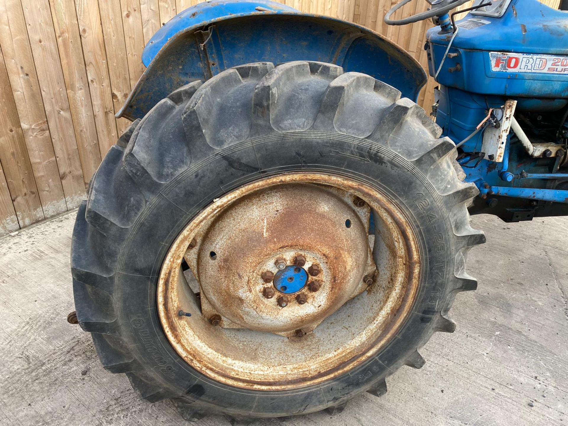 FORD 2000 TRACTOR LOCATION NORTH YORKSHIRE. - Image 7 of 8