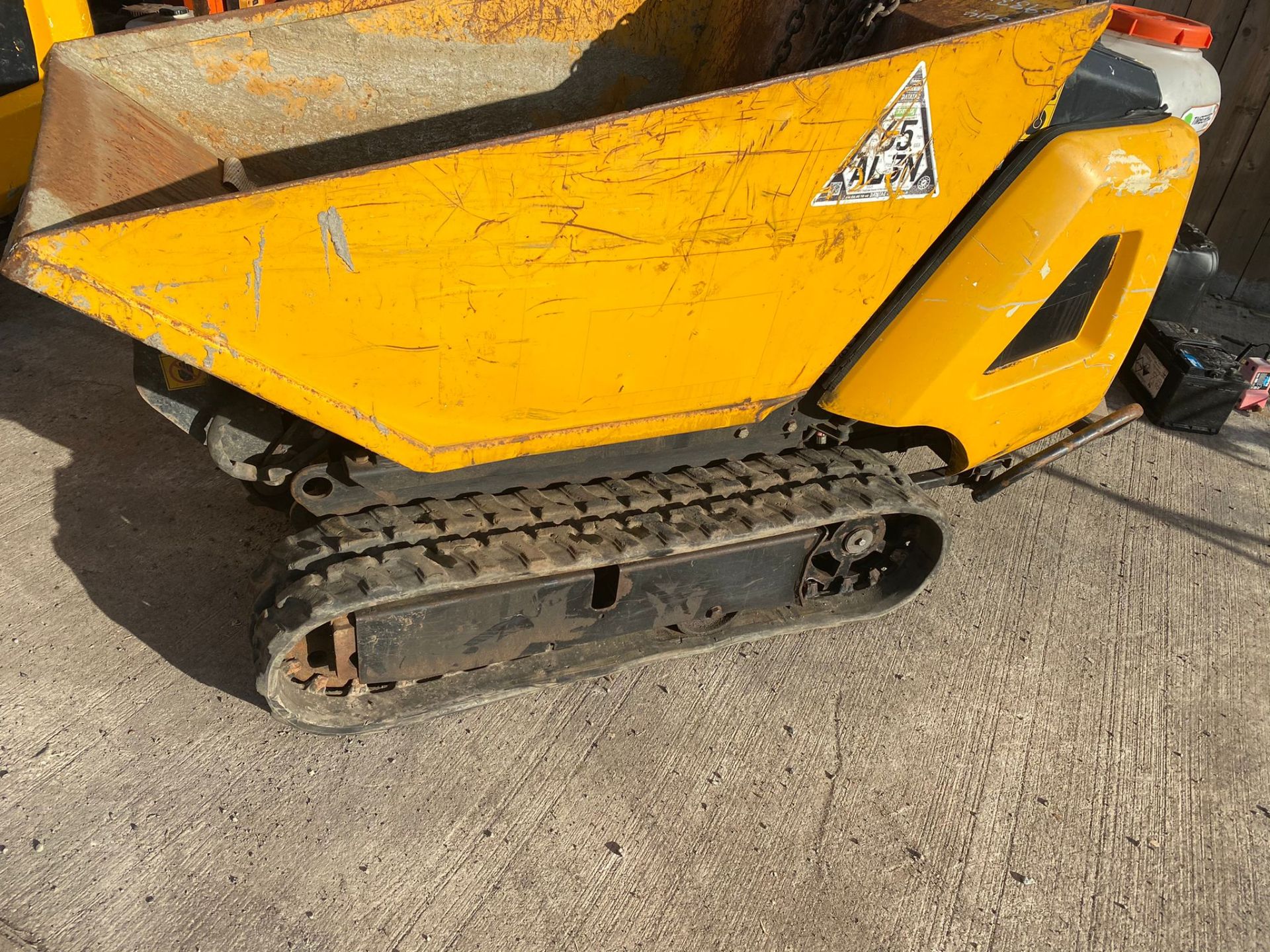 2018 JCB HTD05 HI TIP TRACKED DUMPER.LOCATION NORTH YORKSHIRE. - Image 2 of 2