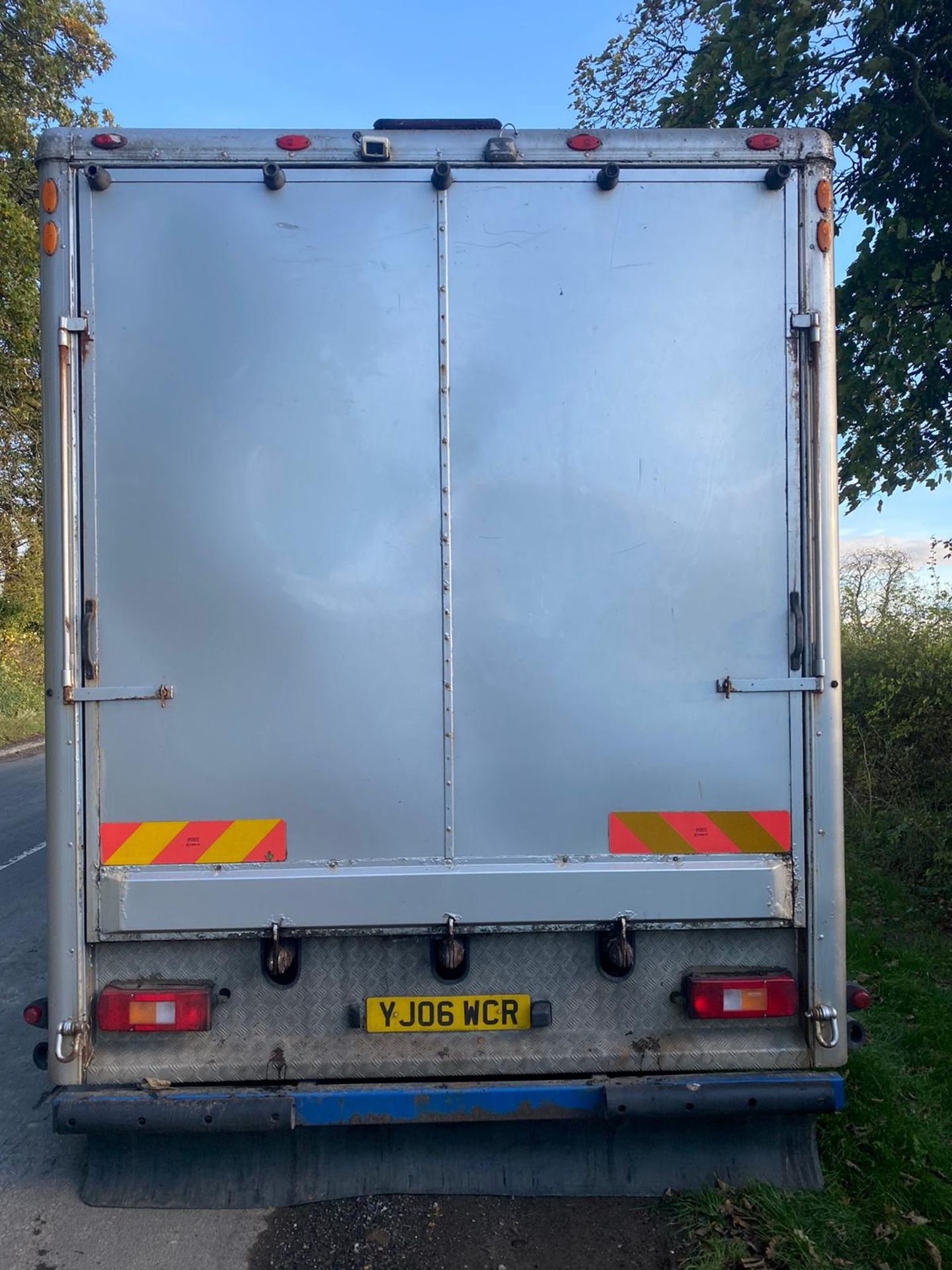 VOLVO 2006 7 HORSE TRANSPORTER LORRY.COACHBUILT.LOCATION NORTH YORKSHIRE. - Image 11 of 11