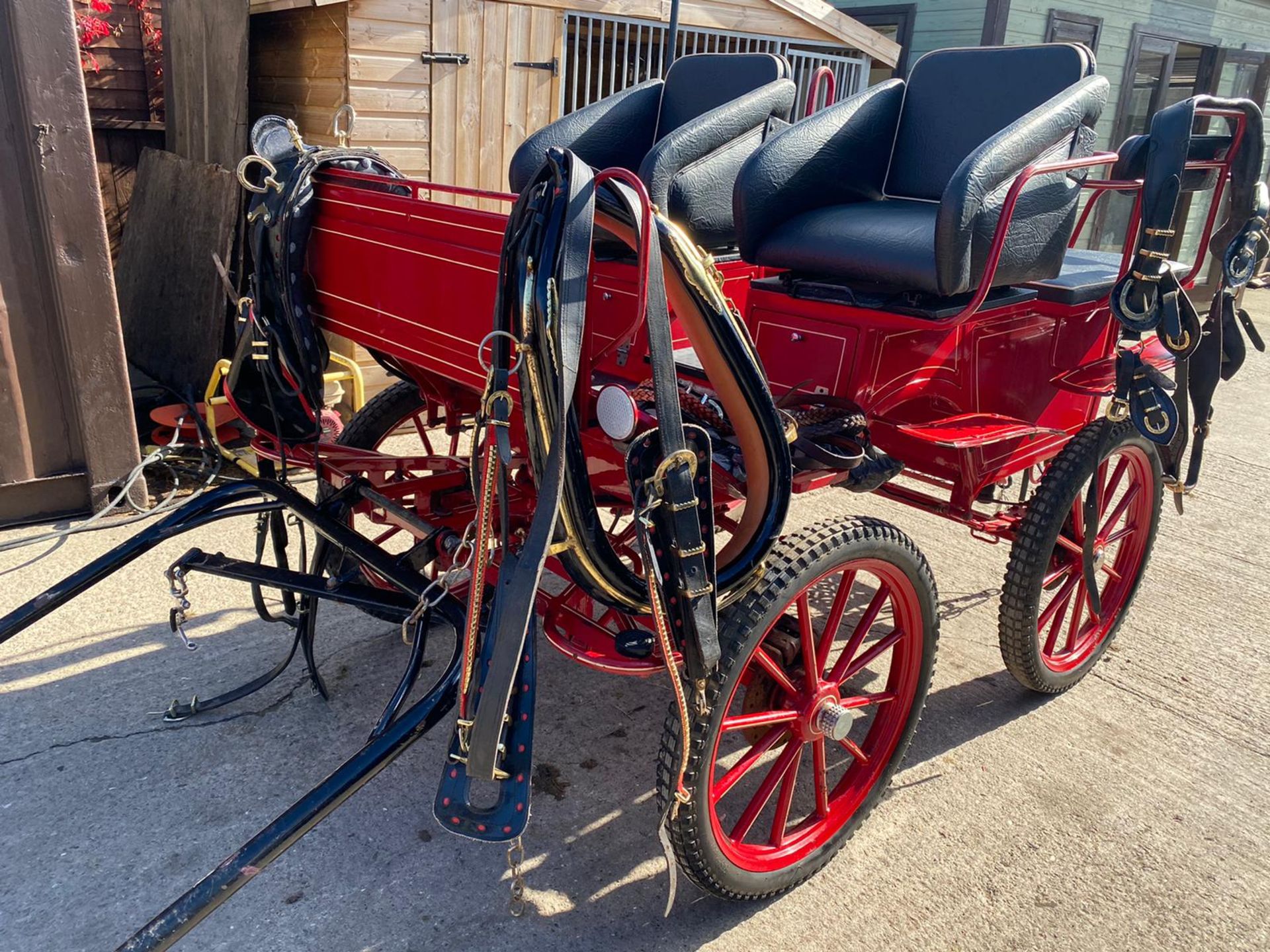 CUMBRIA CARRIAGE HORSE DRAWN 4 WHEEL DRIVE .LOCATION NORTH YORKSHIRE.