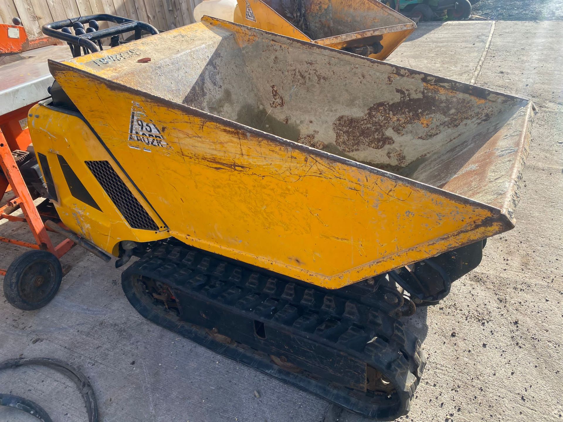 2012 JCB HTD05 TRACKED HI TIP DUMPER.LOCATION NORTH YORKSHIRE. - Image 3 of 3