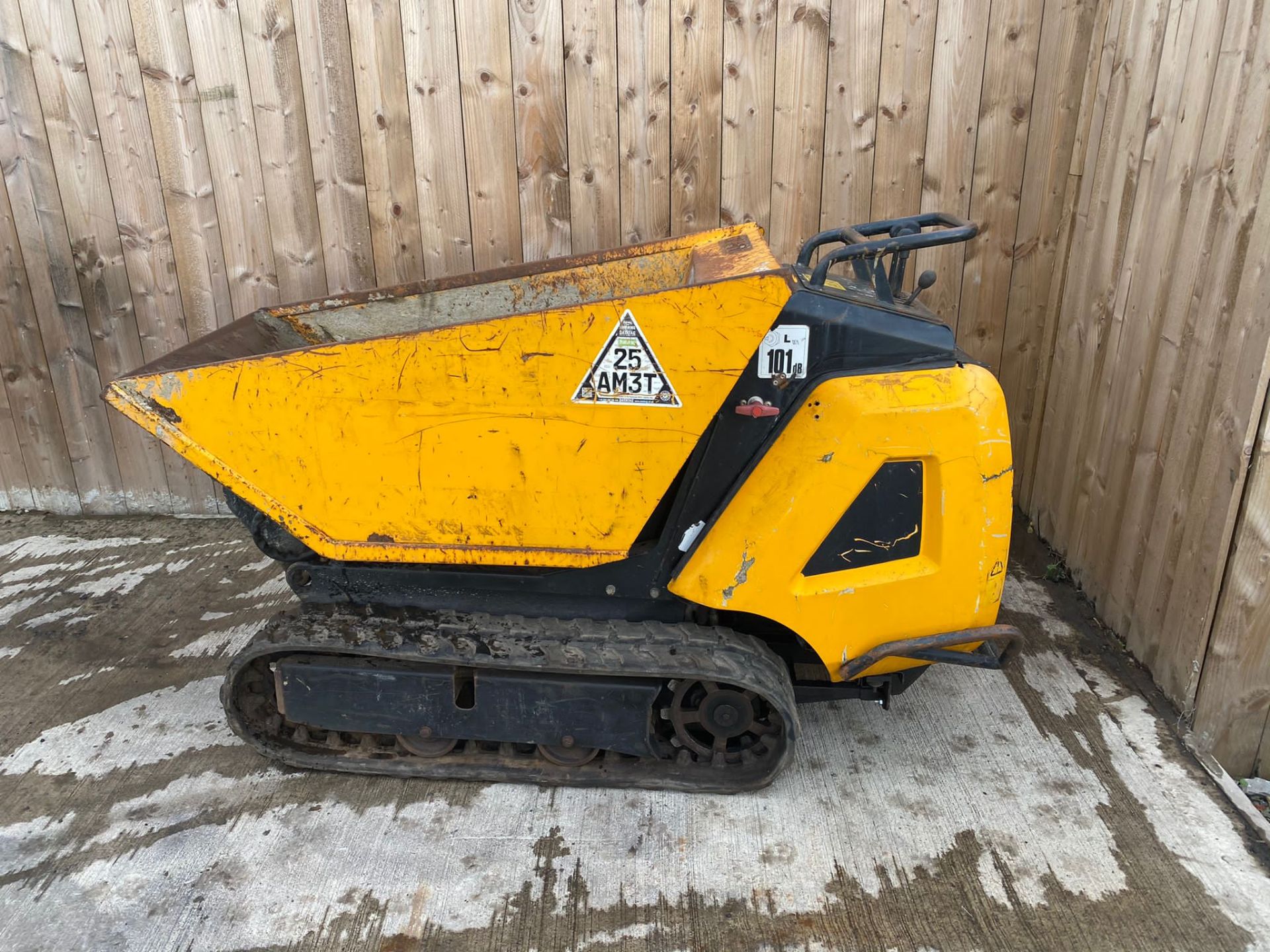 2015 JCB HTD05 TRACKED DUMPER HIGH TIP *ROAD REGISTERED* LOCATION NORTH YORKSHIRE* - Image 3 of 6