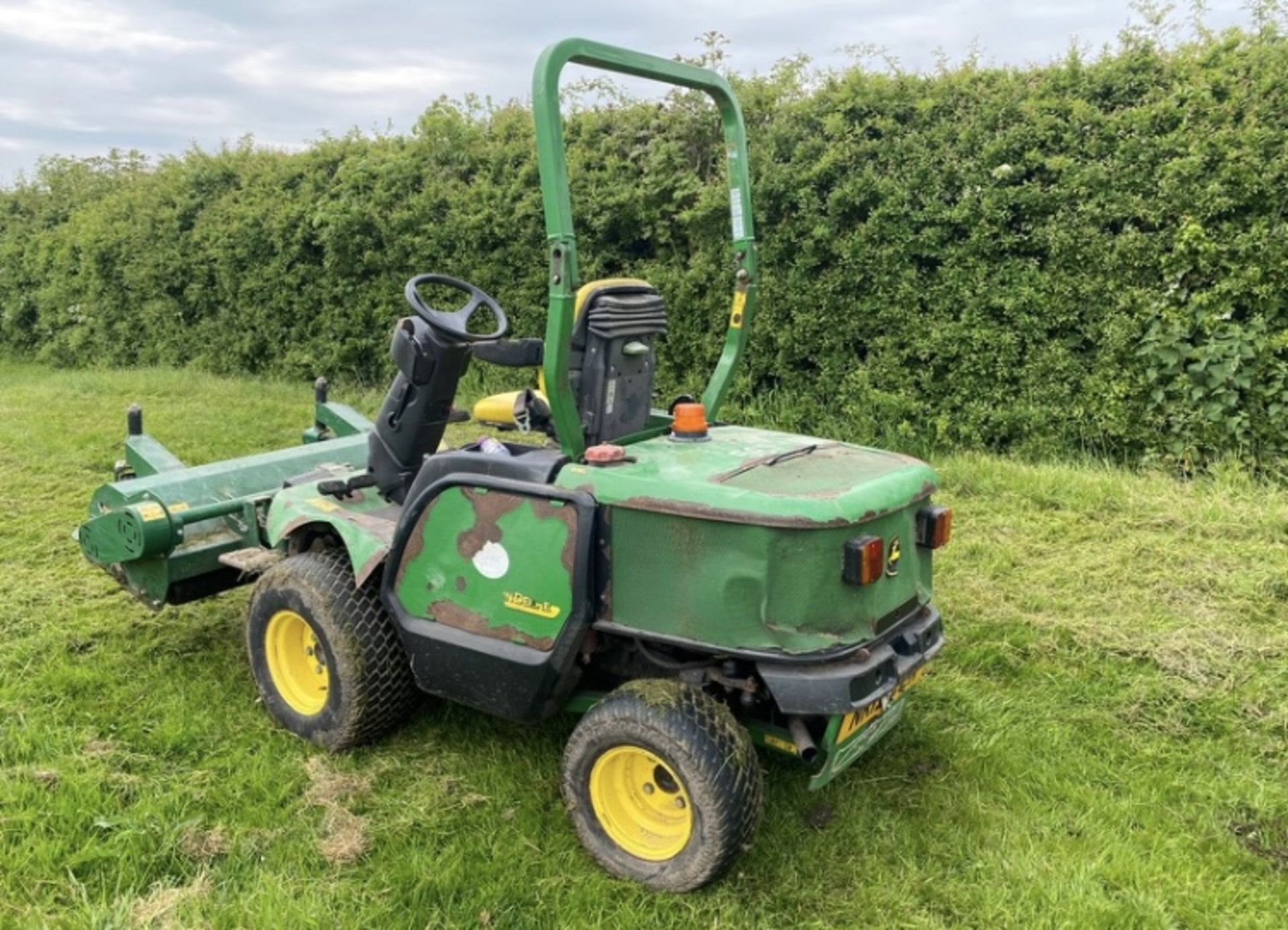 JOHNE DEERE OUTFRONT FLAIL MOER.LOCATION NORTH YORKSHIRE - Image 2 of 6