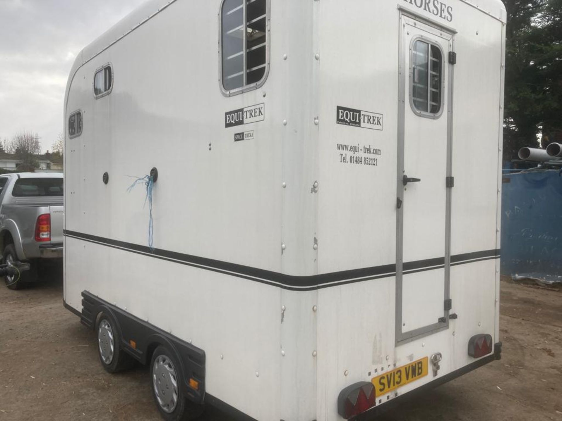 EQUI-TREK SPACE TREK DOUBLE HORSEBOX.LOCATION NORTHERN IRELAND. - Image 2 of 12