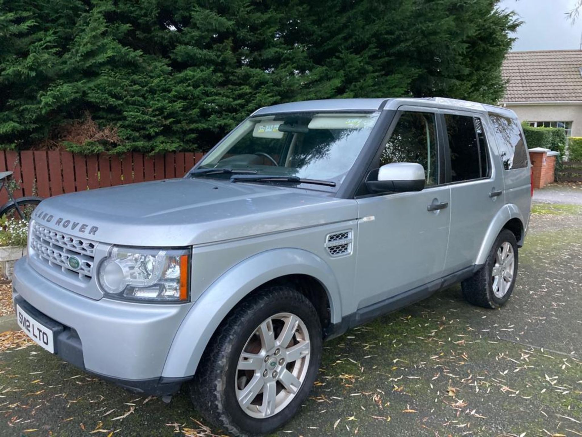 LAND ROVER DISCOVERY 2012 .LOCATION NORTHERN IRELAND.