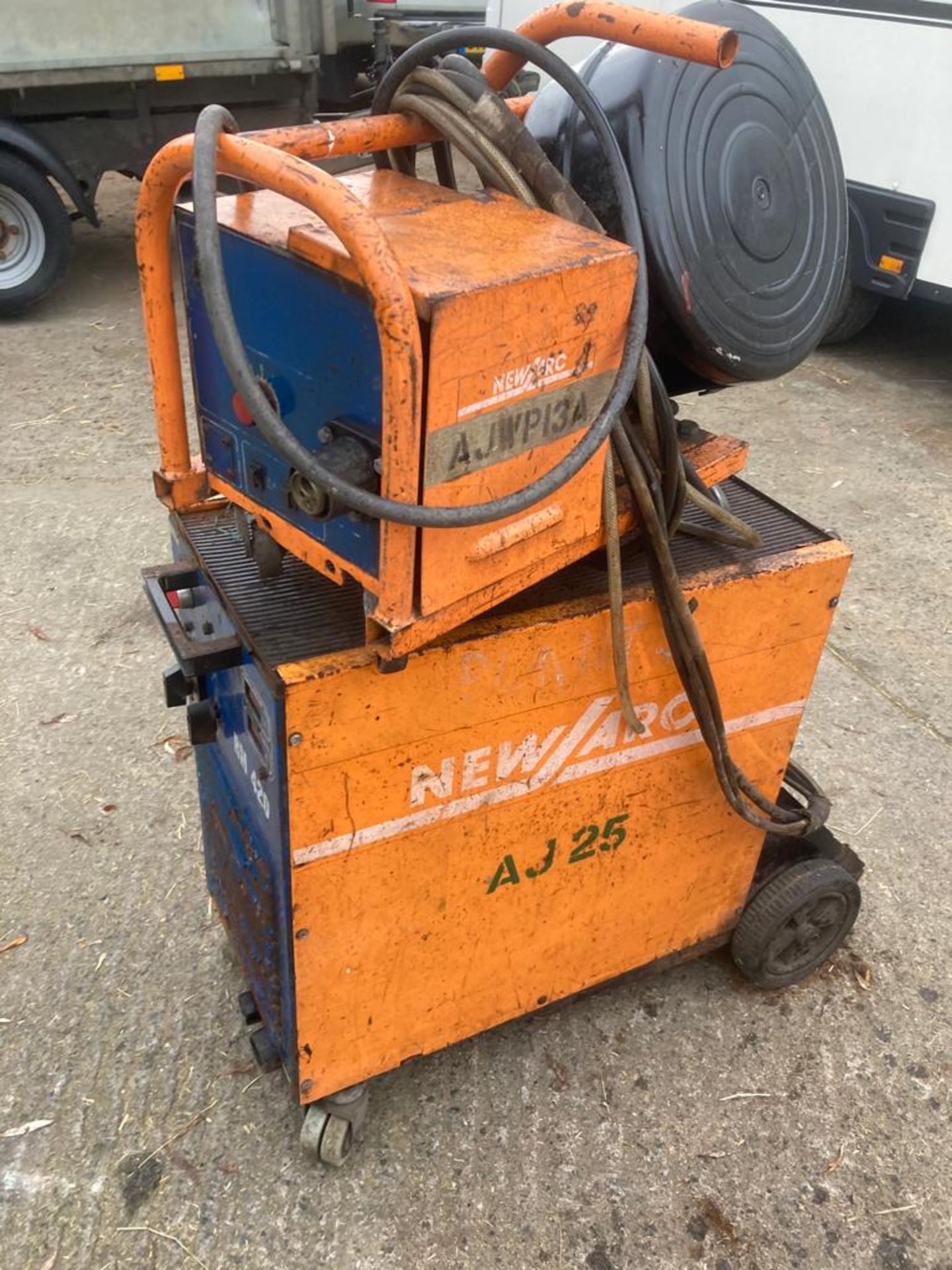 NEWARC RM20 MIG WELDER C/W WIRE FEED.LOCATION NORTHERN IRELAND. - Image 2 of 2