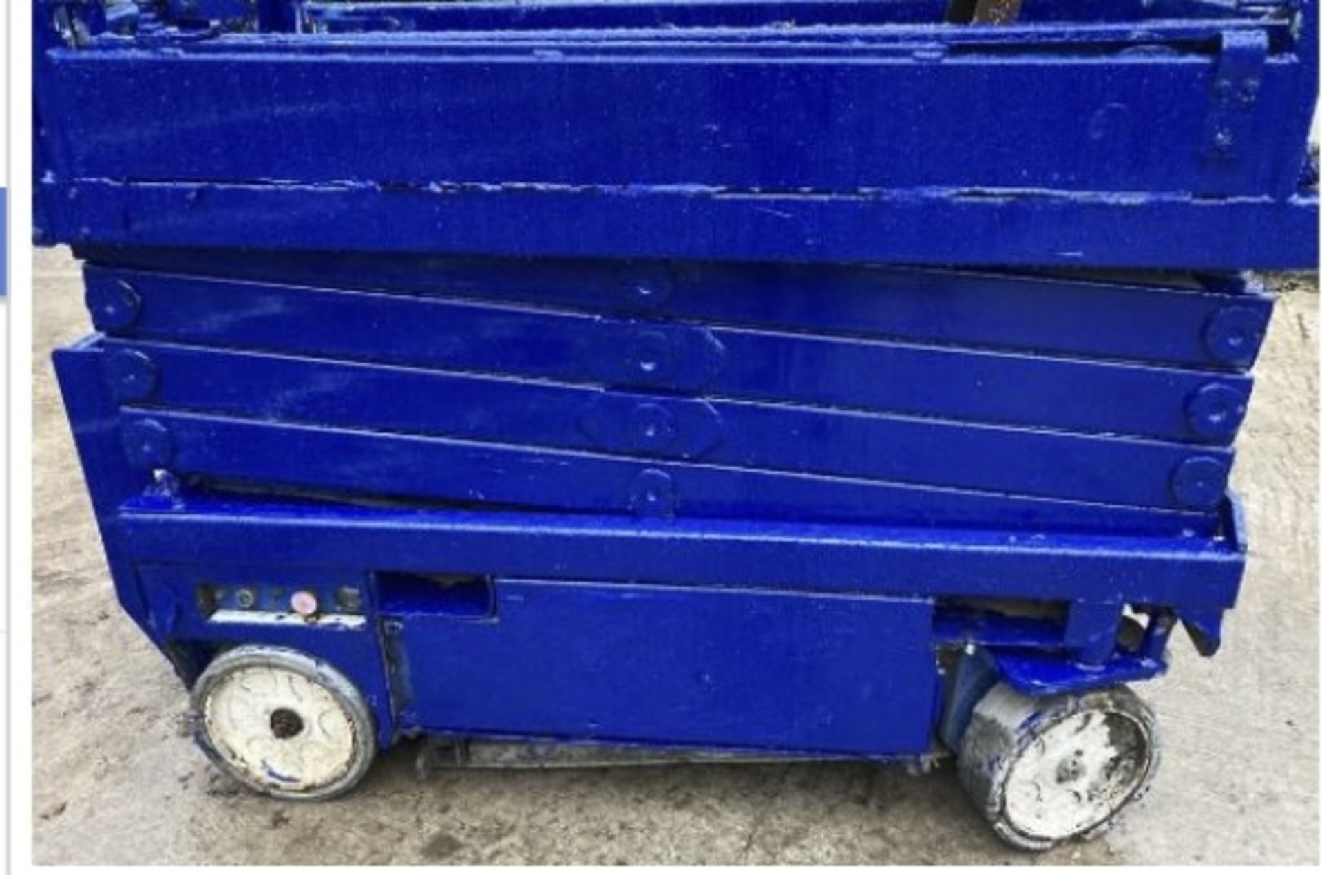 UPRIGHT SCISSOR LIFT.LOCATION NORTHERN IRELAND - Image 3 of 10