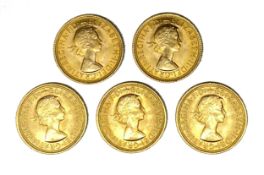 Elizabeth II five gold Sovereign coins, 1967