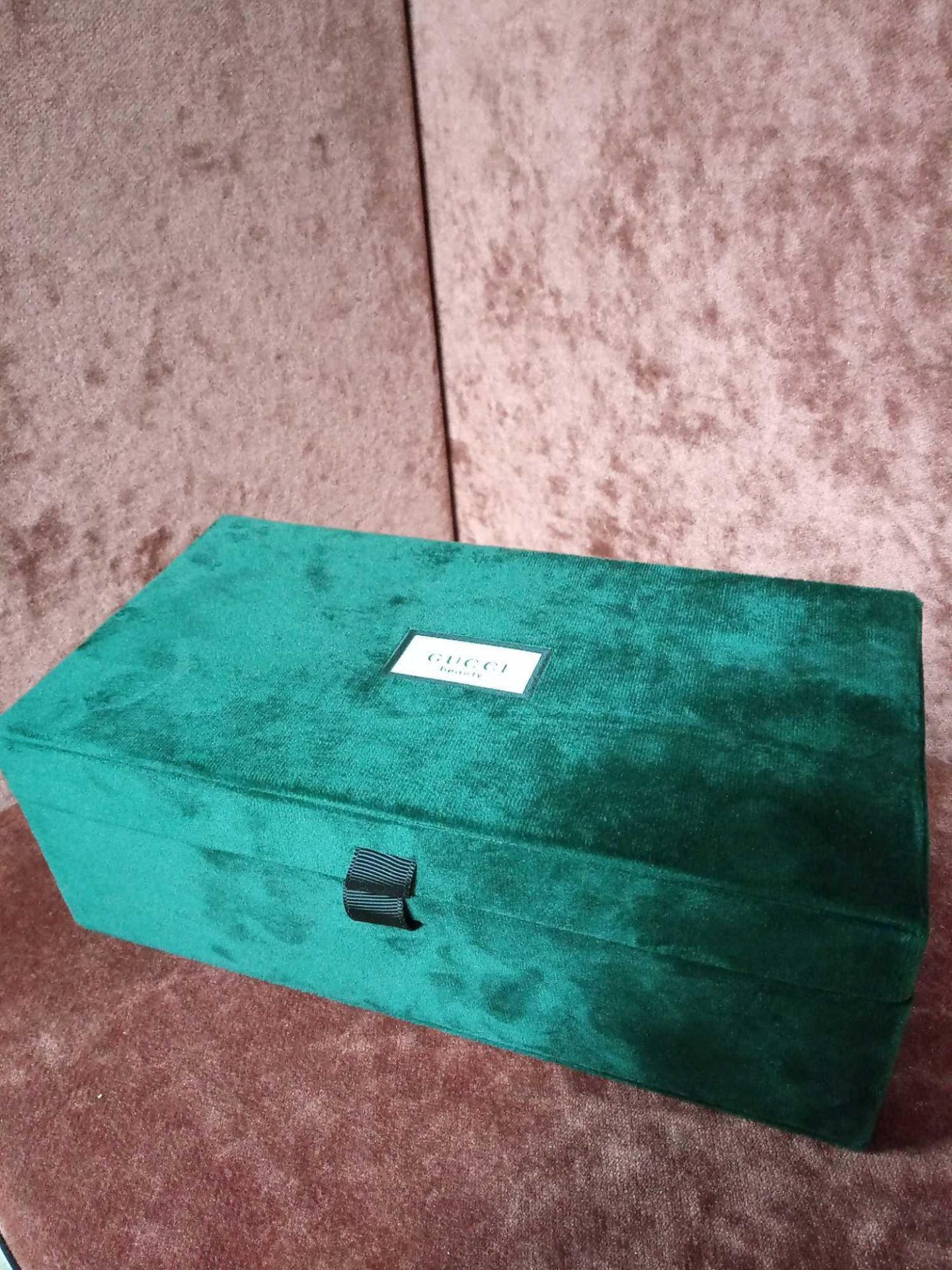 RRP £150 Brand New Gucci Beauty Luxurious Green Velvet Ribboned Cosmetic Box