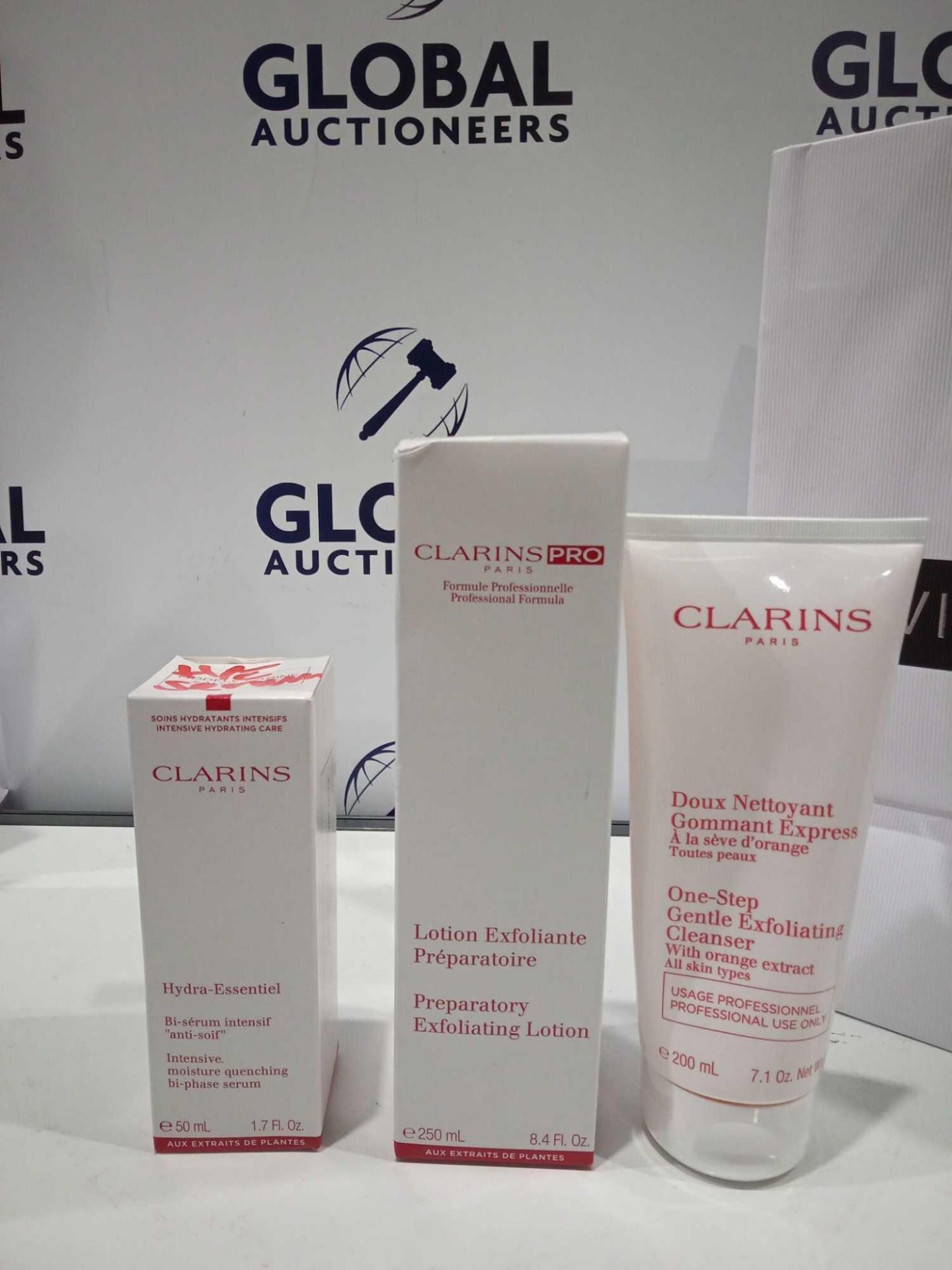 RRP £120 Gift Bag To Contain 3 Brand New Unused Testers Of Assorted Clarins Paris Beauty Products To - Image 2 of 2