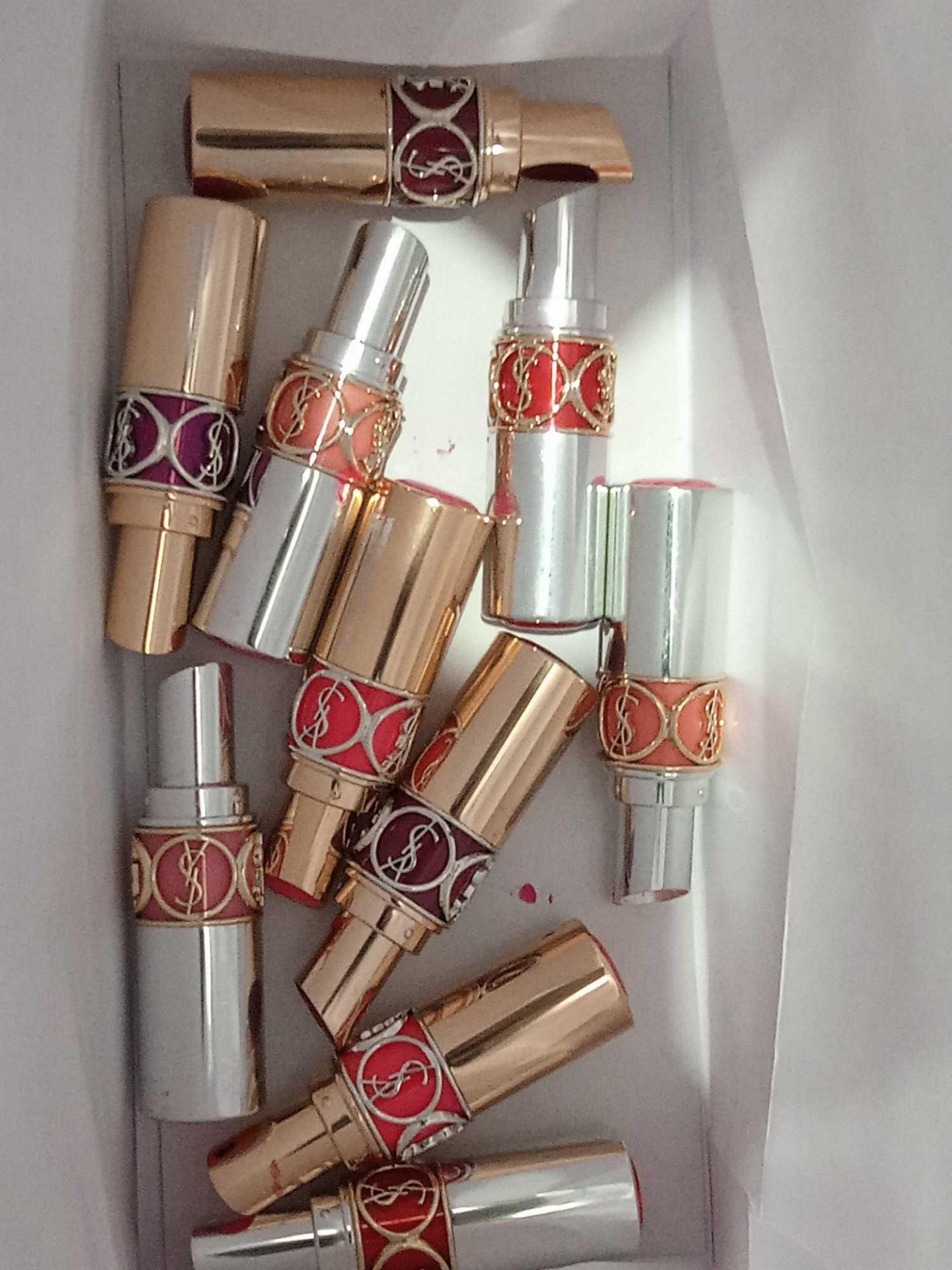 RRP £150 Gift Bag To Contain 10 Ex Display Testers Of Yves Saint Laurent Lipsticks/Lipglosses - Image 2 of 2