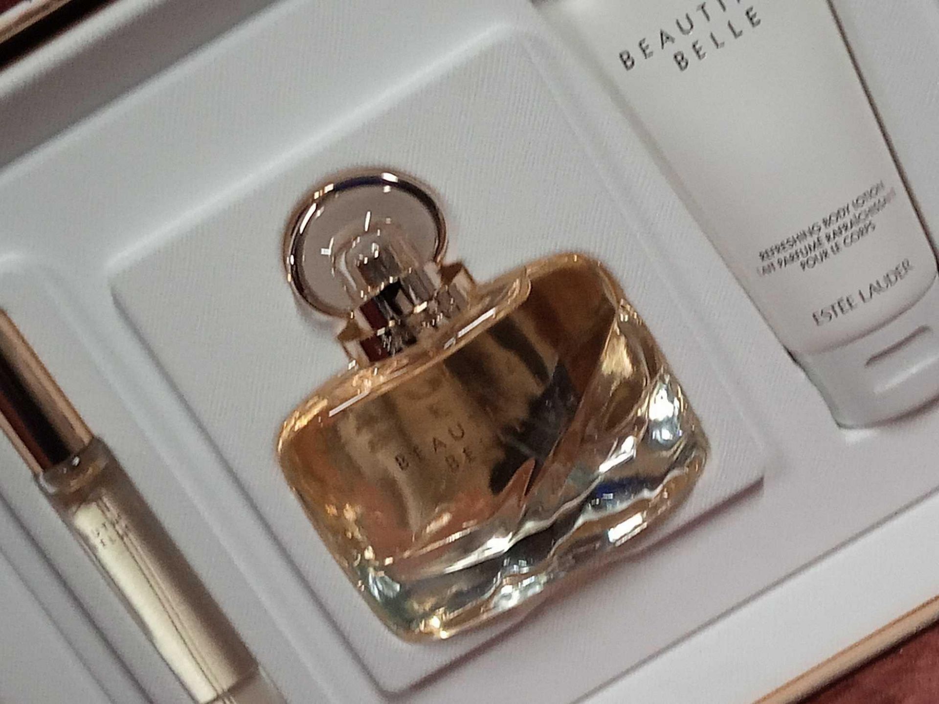 RRP £60 Brand New Boxed Estee Lauder Beautiful Belle Gift Set To Contain 50Ml Eau De Parfum Spray 75 - Image 3 of 3