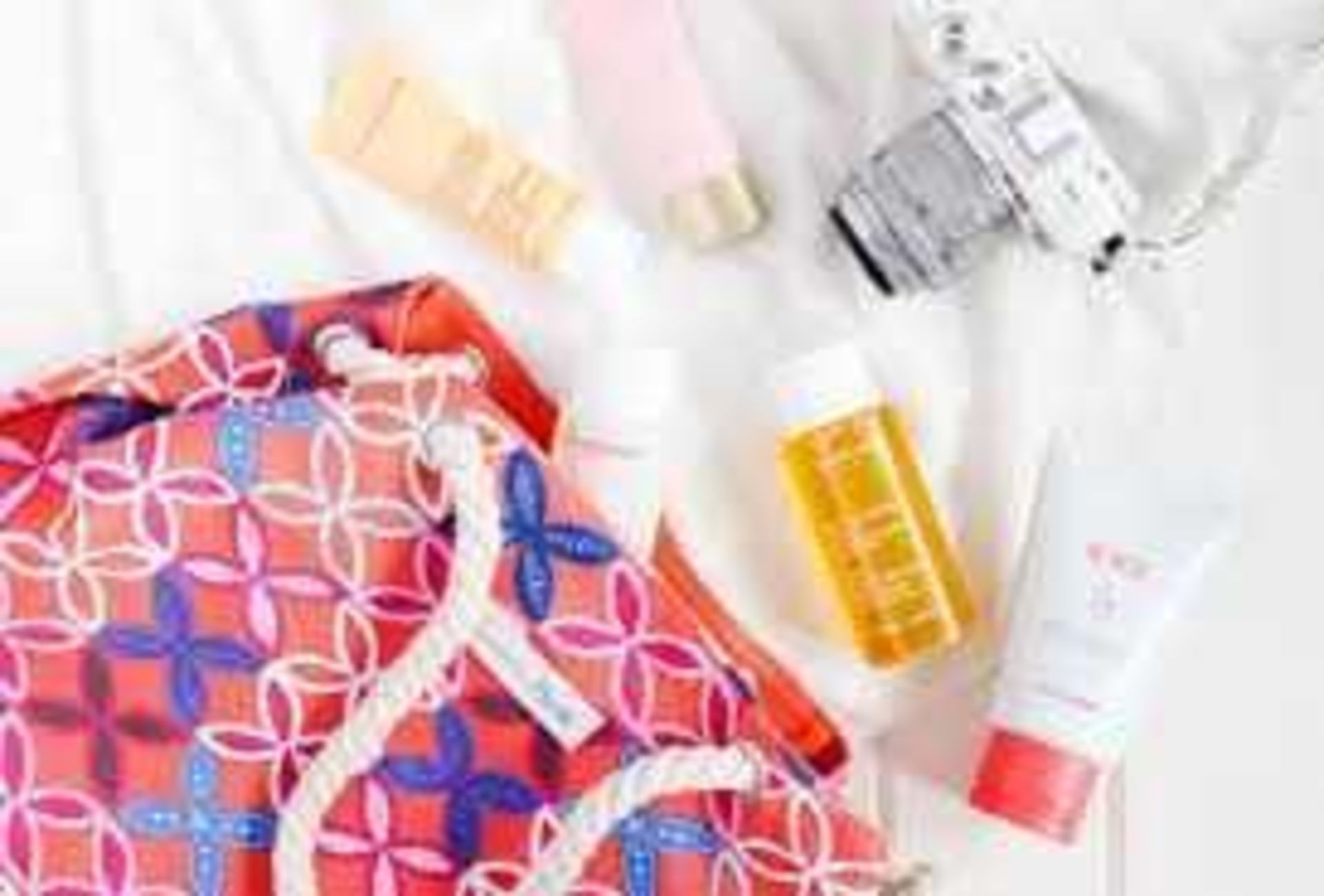 RRP £150 Lot To Contain 3 Clarins X In The Throw Beach Bags