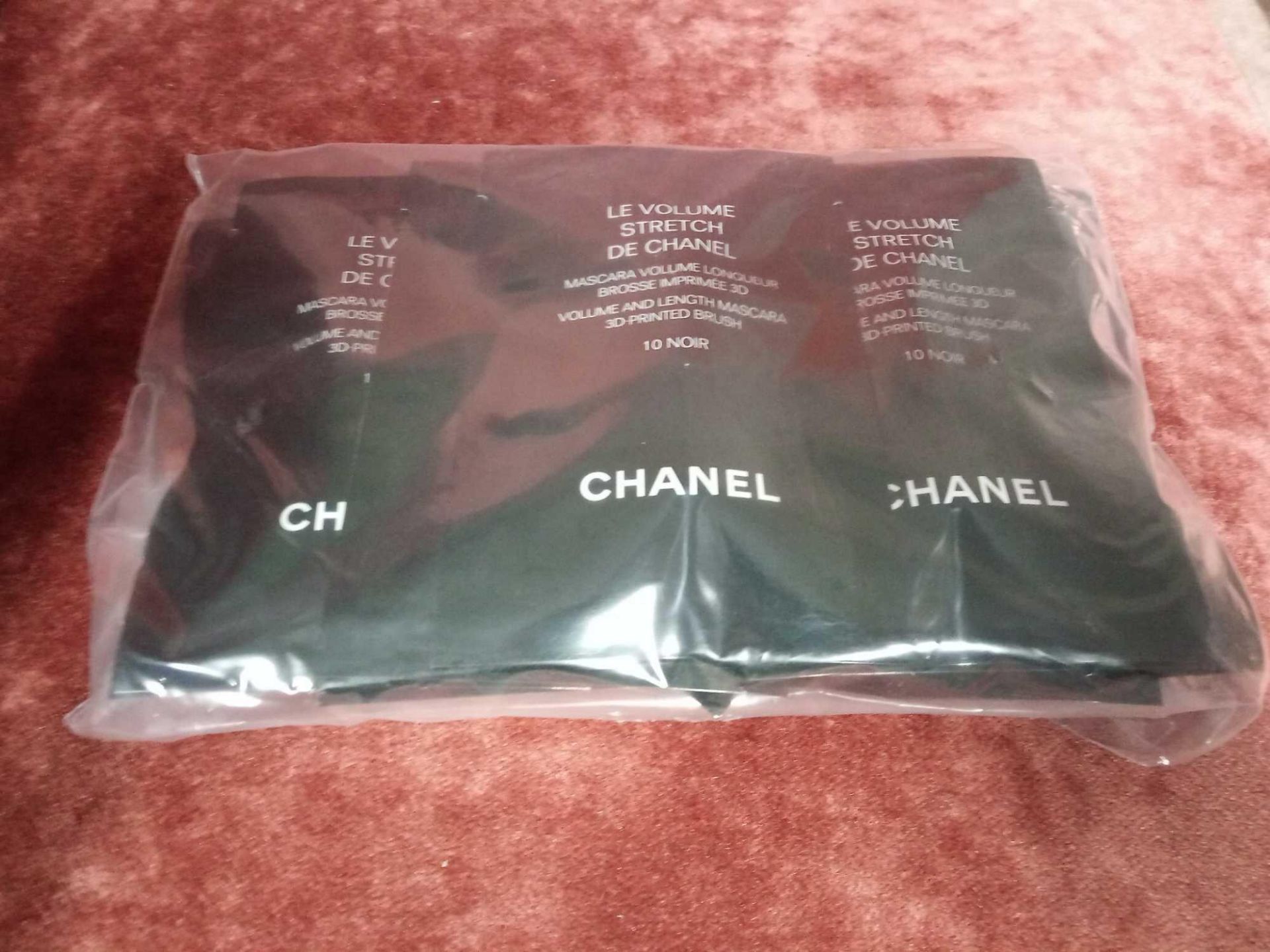 RRP £100 Lot To Contain Bag Of 12 Brand New Sealed Chanel Paris Le Volume Stretch De Chanel Mascara - Image 2 of 2