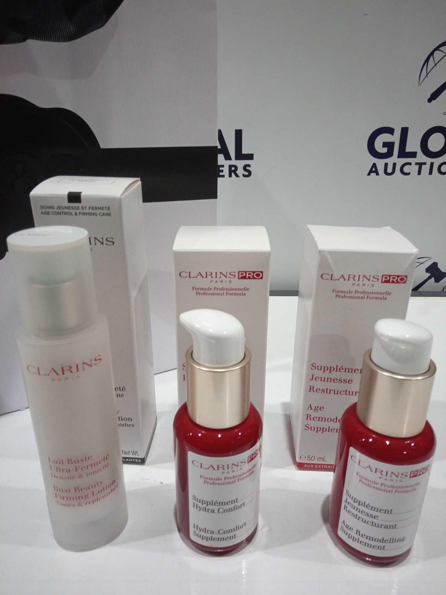RRP £150 Gift Bag To Contain 3 Brand New Unused Testers Of Assorted Clarins Paris Beauty Products To - Image 2 of 2