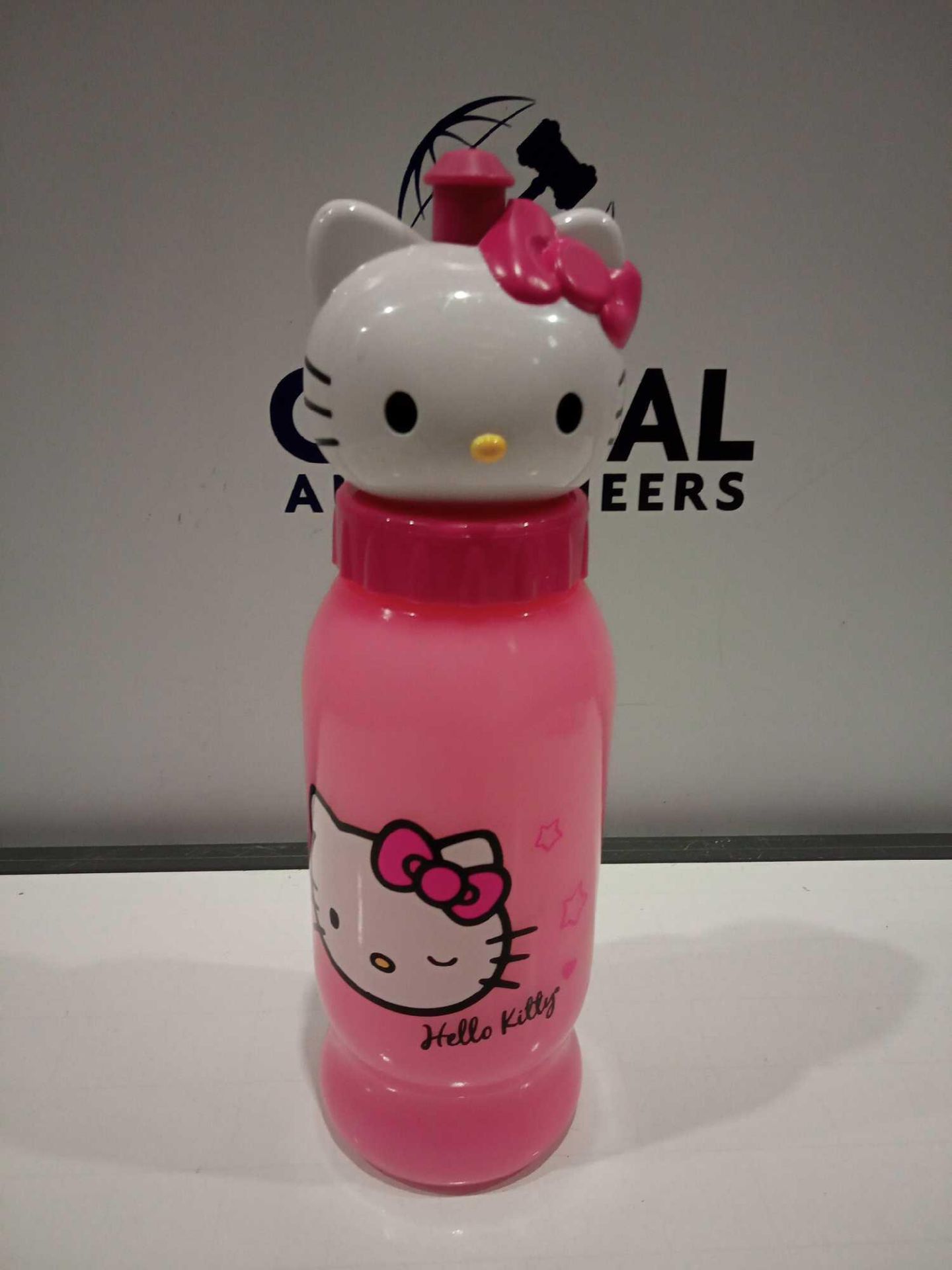 RRP £110 Lot To Contain 36 Brand New Boxed Hello Kitty Squeeze And Sip Sports Bottles - Image 2 of 3