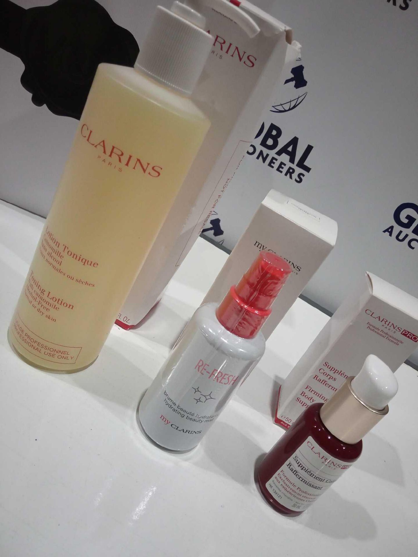 RRP £150 Gift Bag To Contain 3 Brand New Unused Testers Of Assorted Clarins Paris Beauty Products To - Image 2 of 2