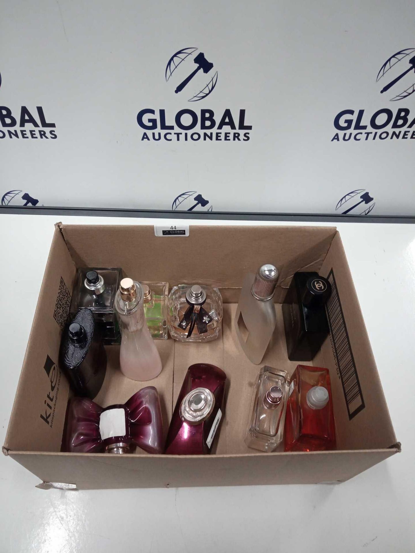 RRP £300 Box To Contain 10 Assorted Ex Display Designer Fragrance Testers In Various Volumes (Fragra - Image 2 of 6