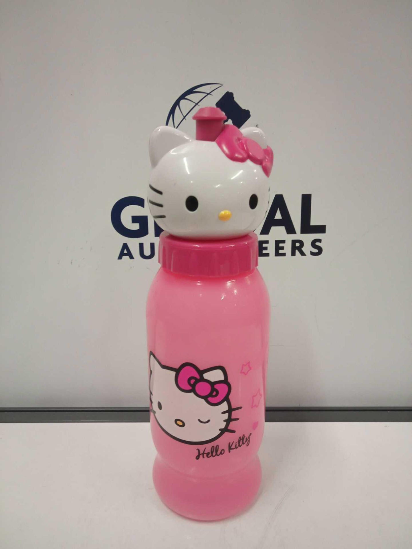 RRP £110 Lot To Contain 54 Brand New Hello Kitty Squeezy Sports Bottles - Image 2 of 4
