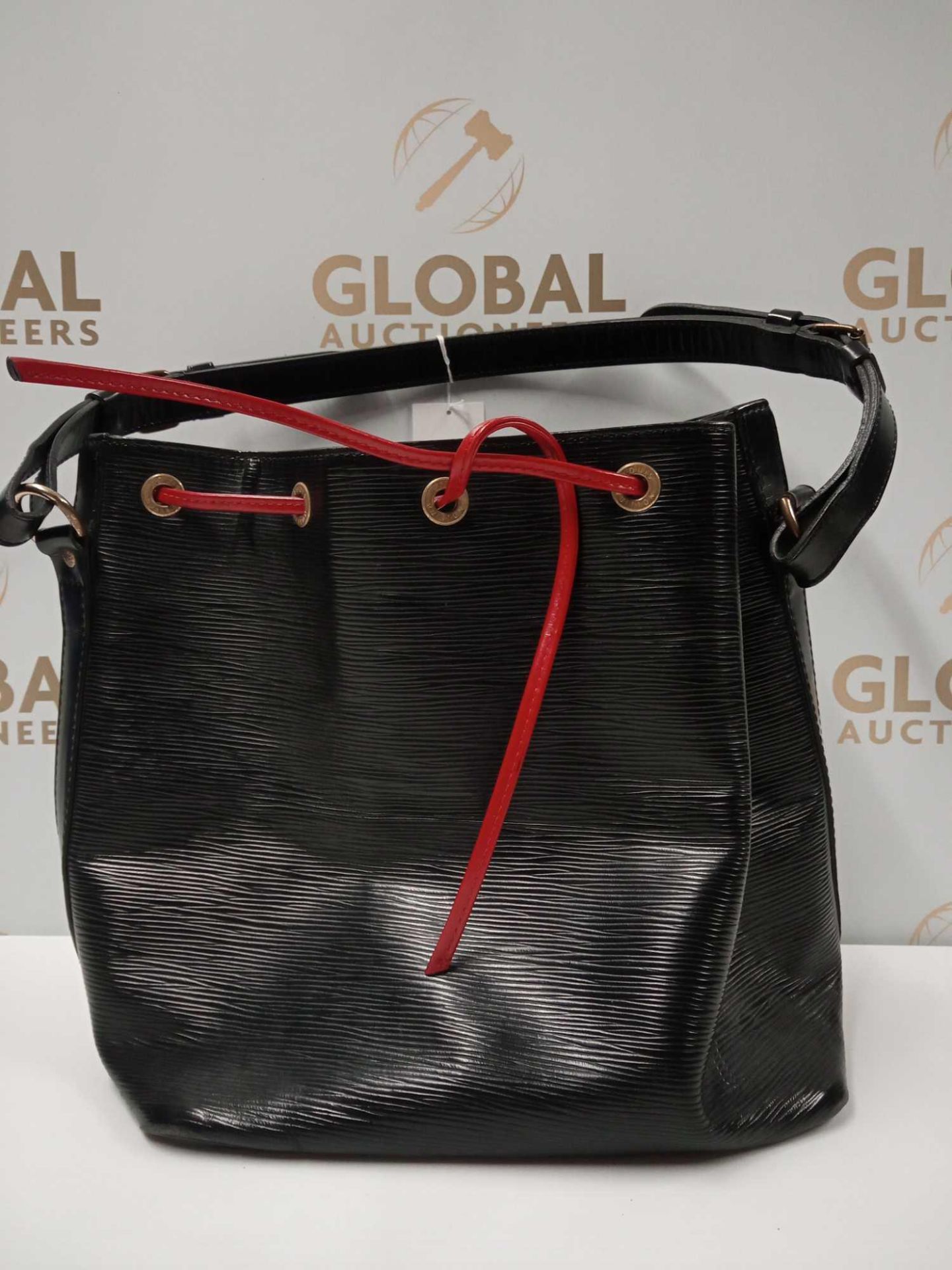 RRP £890 Louis Vuitton Noe Black Calf Leather Epi