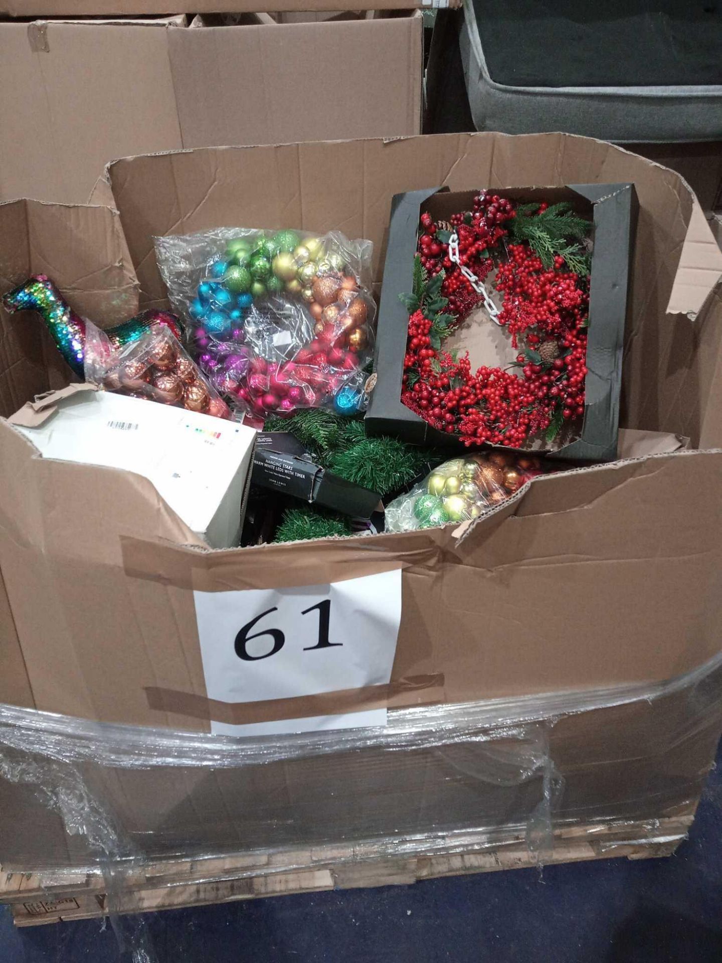 RRP £1000 - Pallet To Contain Assorted Christmas Decorations From John Lewis Including Wreaths, Led