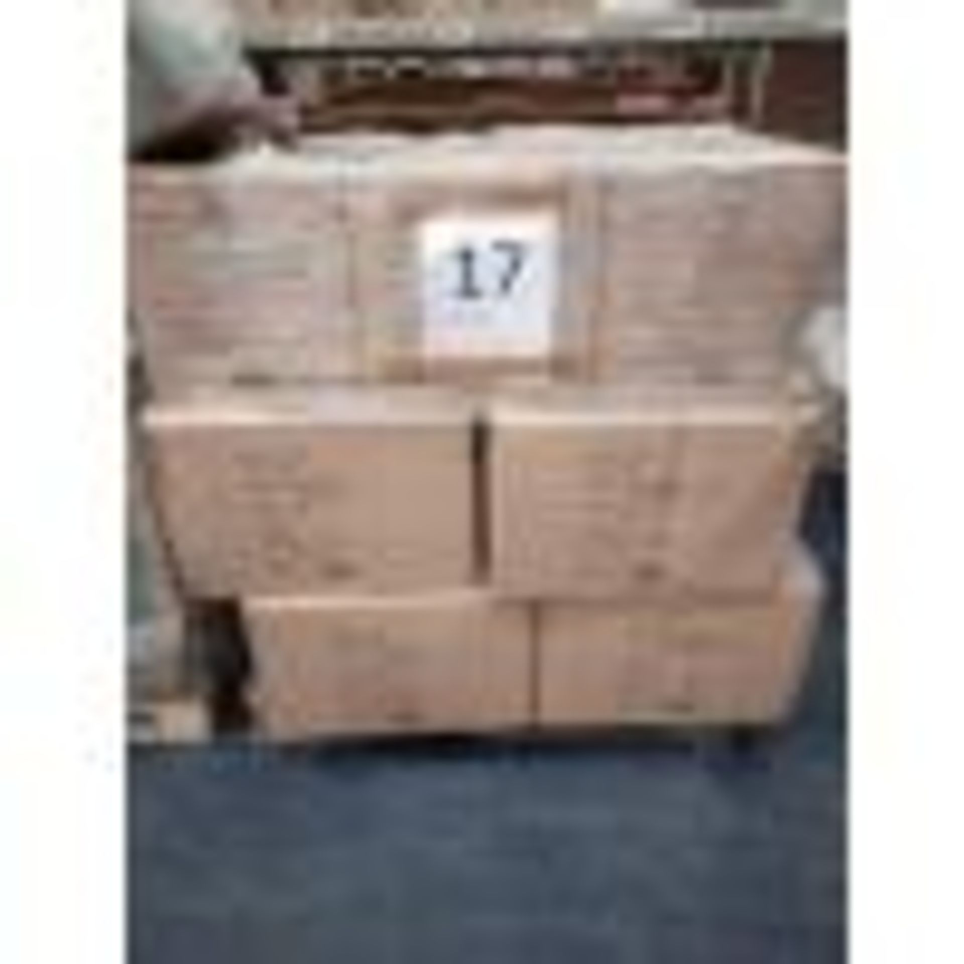 RRP £1000 - Pallet To Contain Iphone 5 Cases In An Assortment Of Styles And Colours