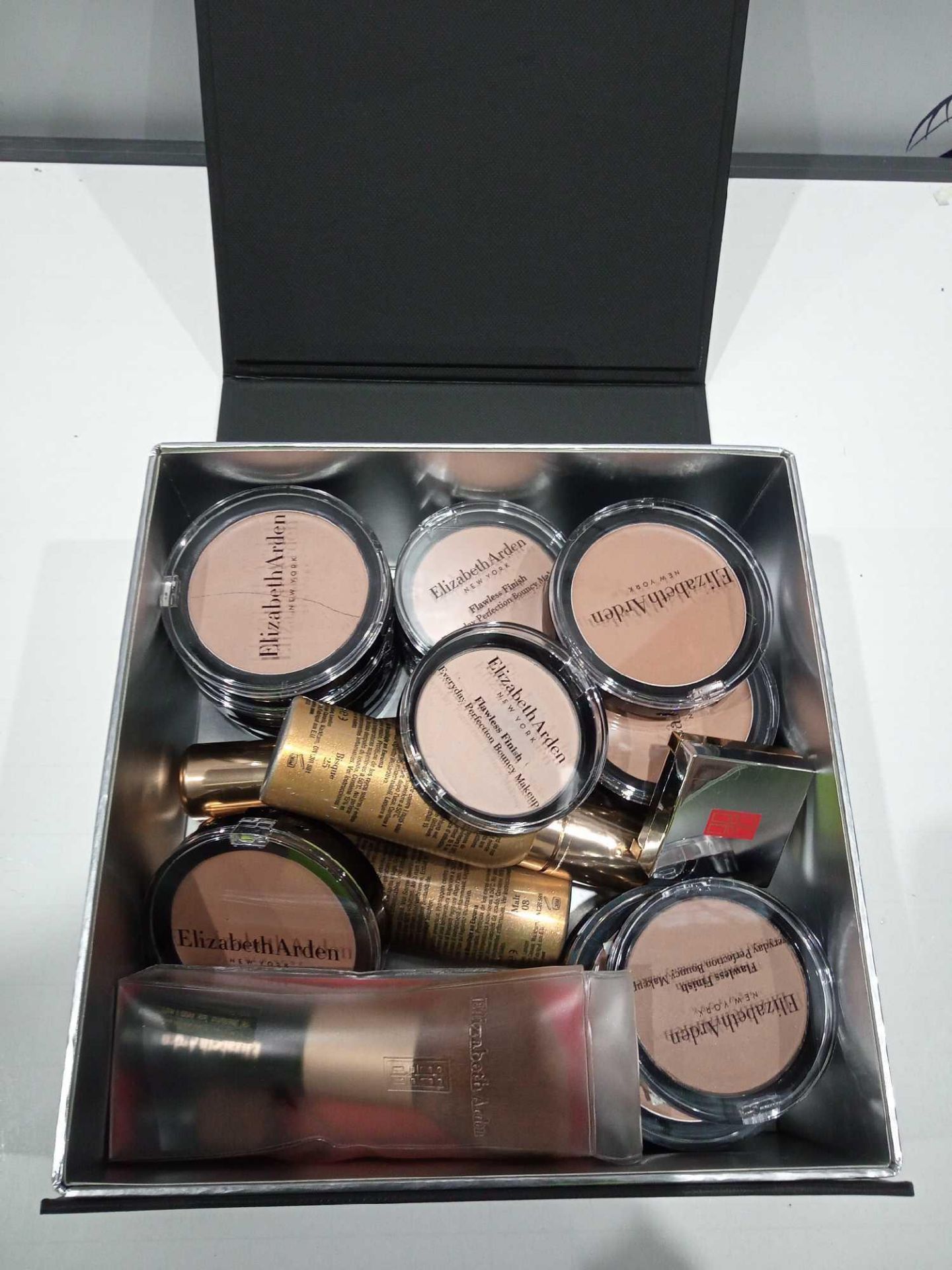 RRP £600 Christian Dior Gift Box To Contain 28 Elizabeth Arden Testers To Include 22 Elizabeth Arden - Image 4 of 4