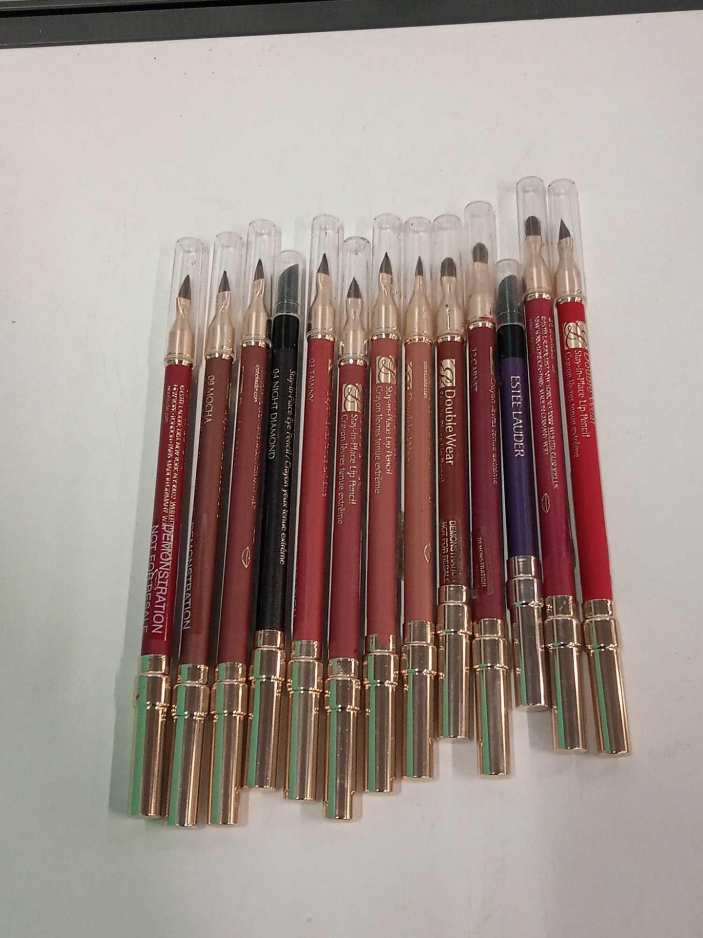 RRP £180 Gift Bag To Contain 13 Ex Display Testers Of Estee Lauder Double Wear Lip Pencils - Image 2 of 2