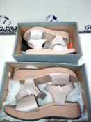RRP £200 Lot To Contain 4 Boxed Pairs Of Vionic Designer Assorted Footwear In A Range Of Designs Col