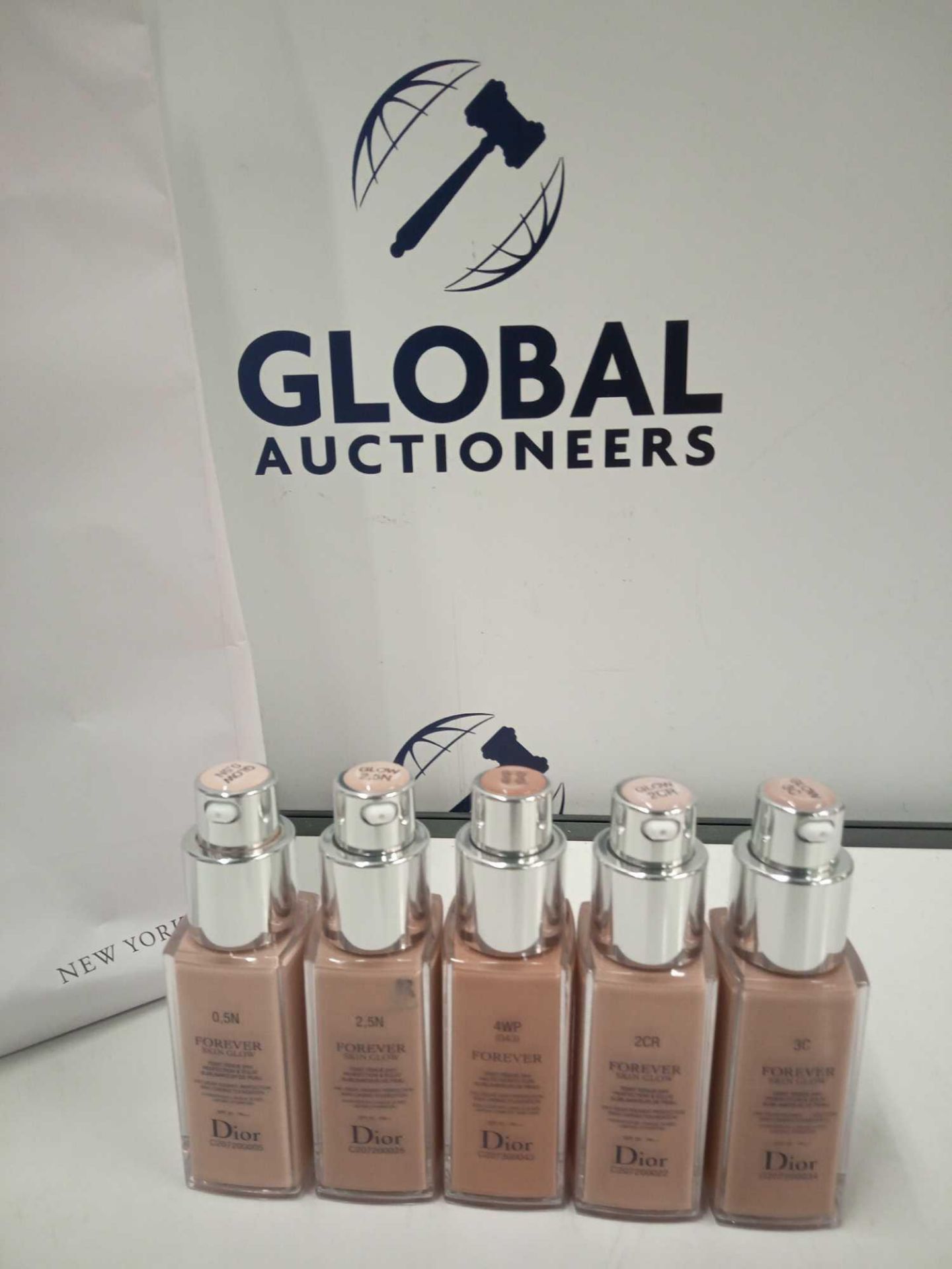 RRP £110 Gift Bag To Contain 5 Brand New Unused Testers Of Christian Dior 20Ml Foundations Shades In