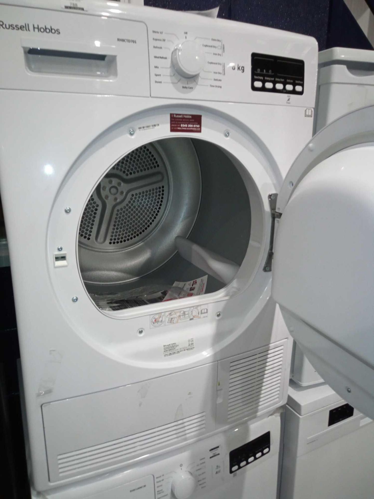 RRP £250 Russel Hobbs 8Kg Tumble Dryer In White - Image 2 of 2