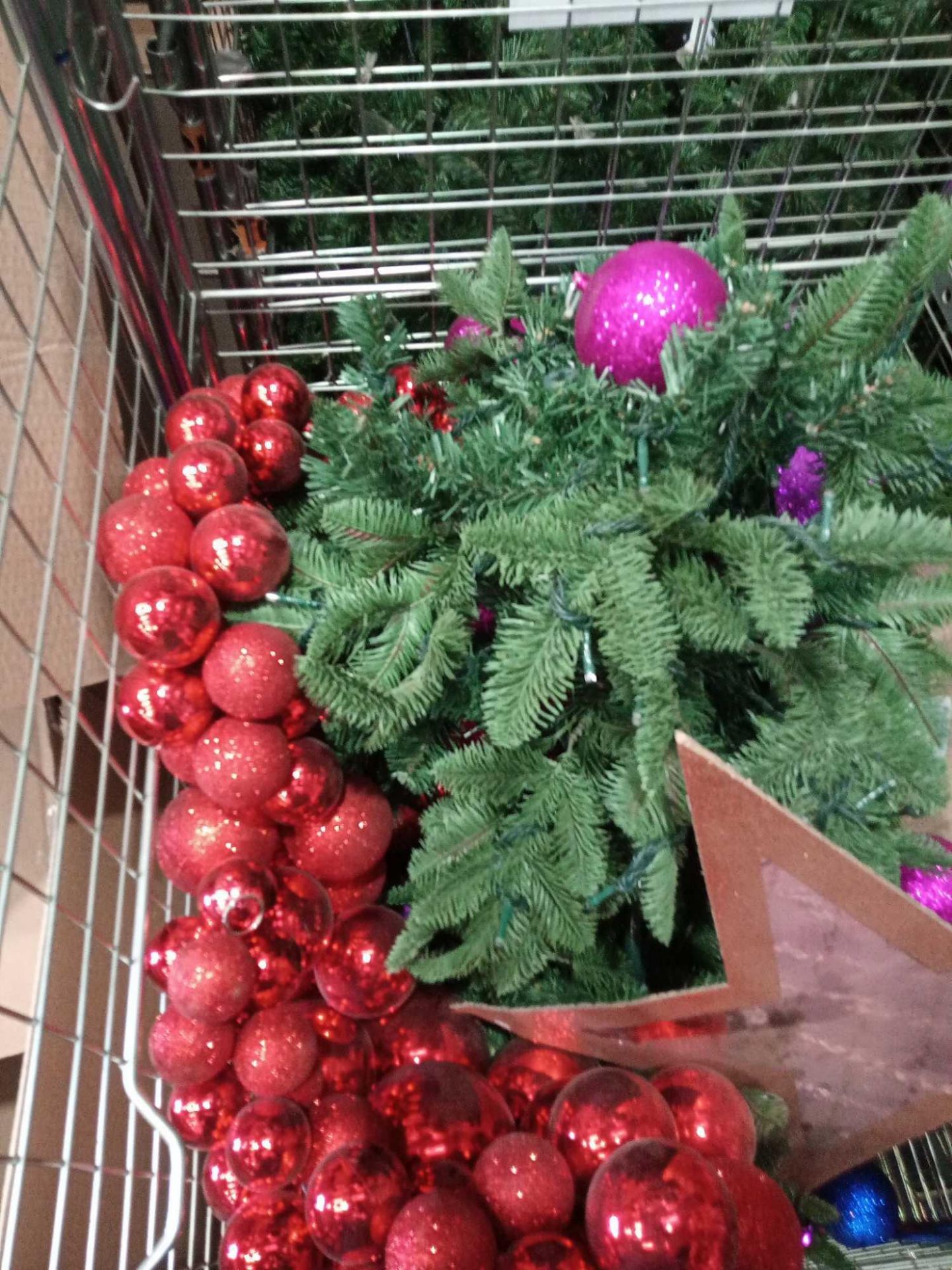 RRP £300 Cage To Contain Designer Ex Display Debenhams Christmass Tree With Assorted Christmas Decor - Image 2 of 3