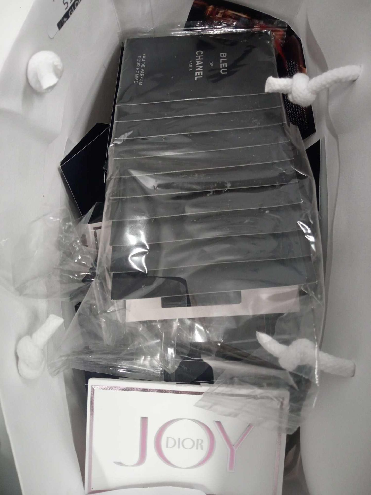 RRP £100 Lot To Contain 30 Brand New Mini Handbag Fragrance Sprays To Include Dior Sauvage, Bleu De