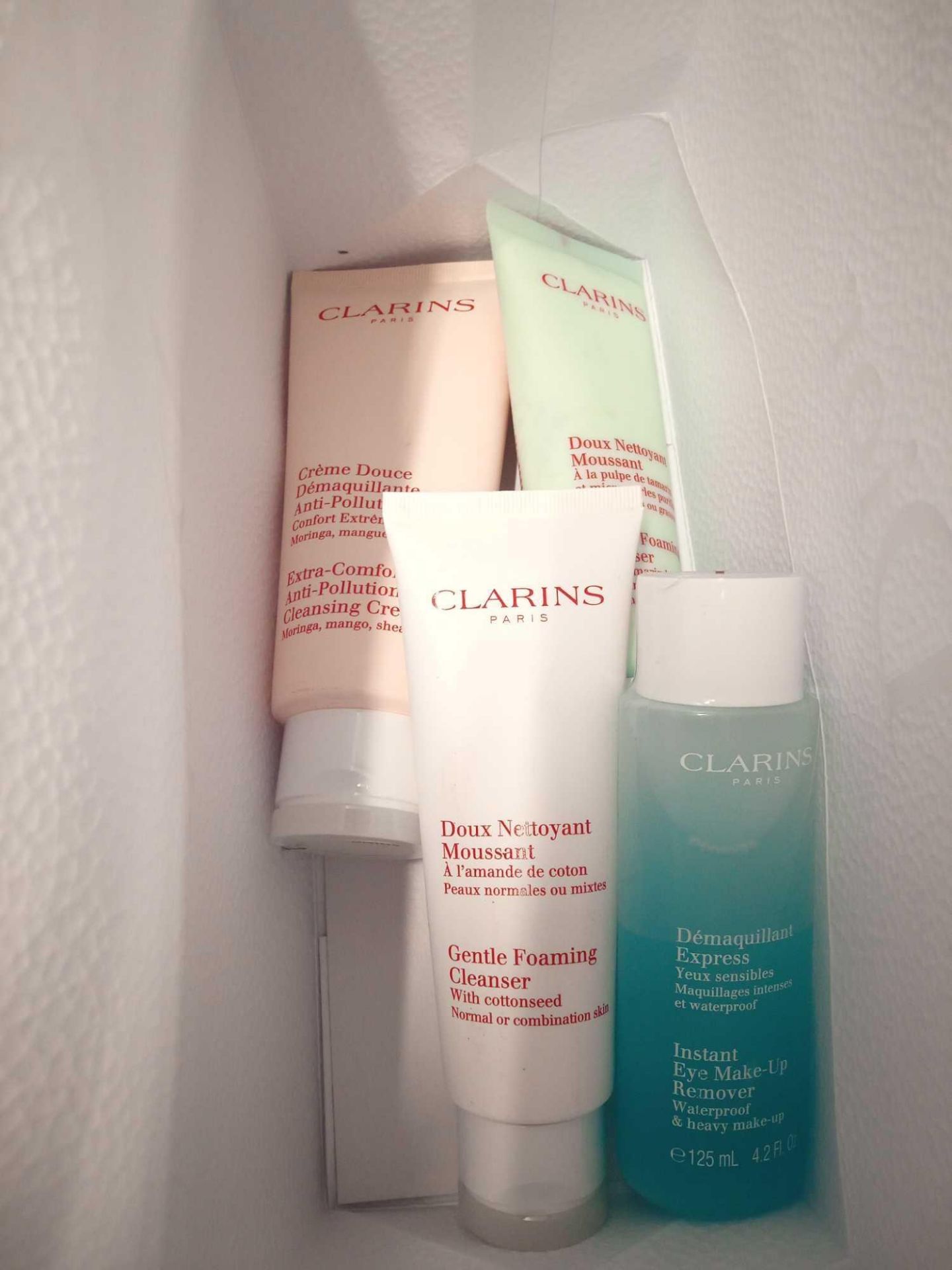 RRP £100 Dior Gift Bag To Contain 4 Brand New Unboxed Sealed Testers Of Clarins Paris Assorted Beau - Image 2 of 2