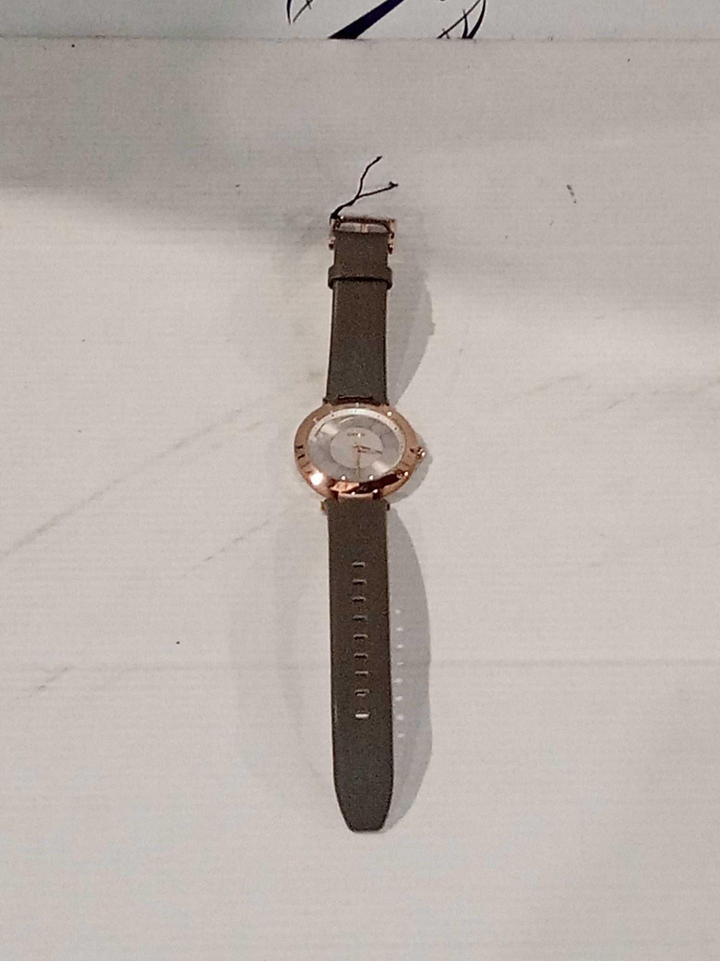 RRP £120 Unboxed Women's Designer DKNY Grey Leather And Rose Gold Stainless Steel Wrist Watch - Image 2 of 2